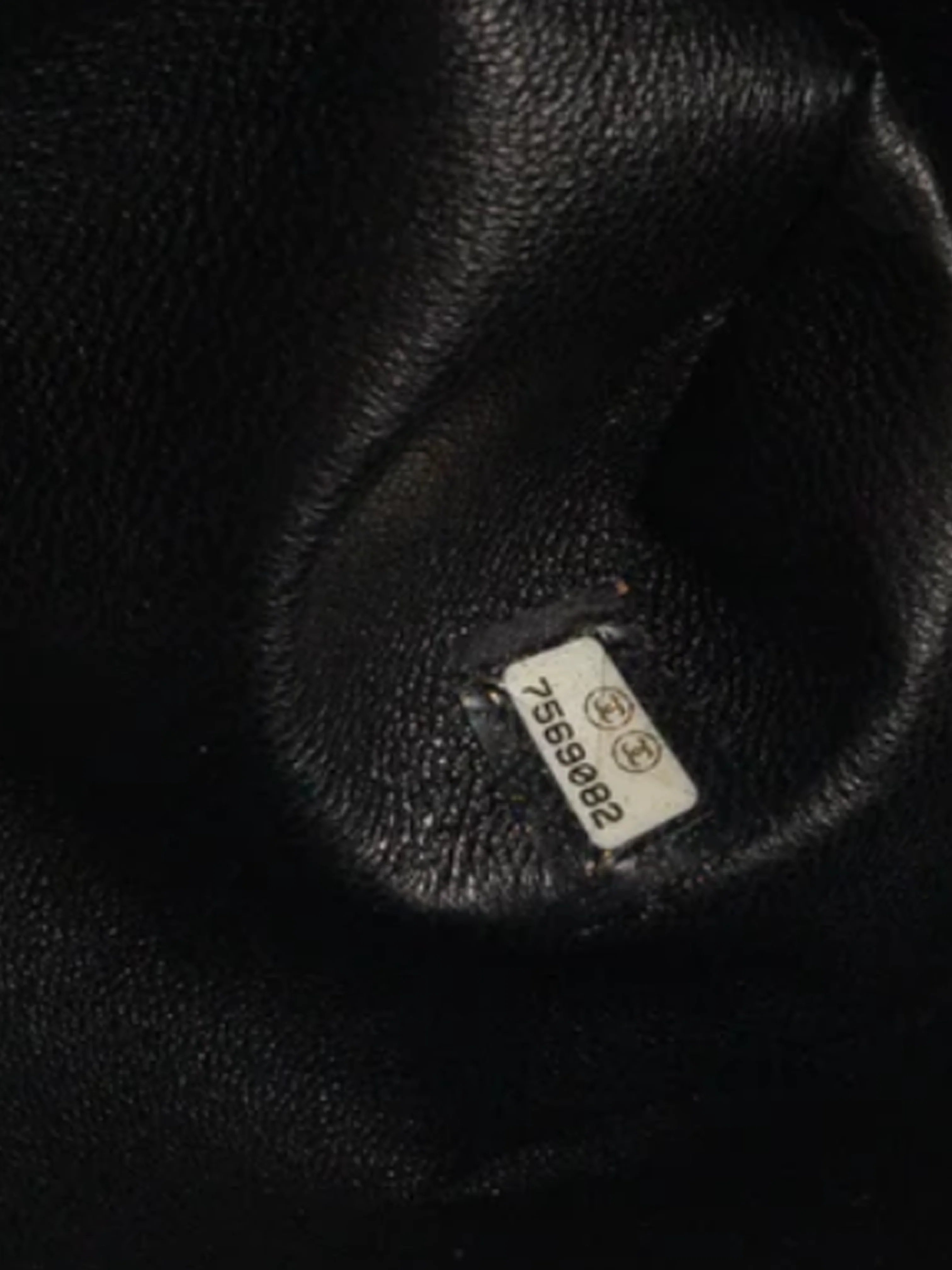 Chanel 2002-2003 Black Quilted Caviar Calfskin 'Trapezoid' Bag - Image 4