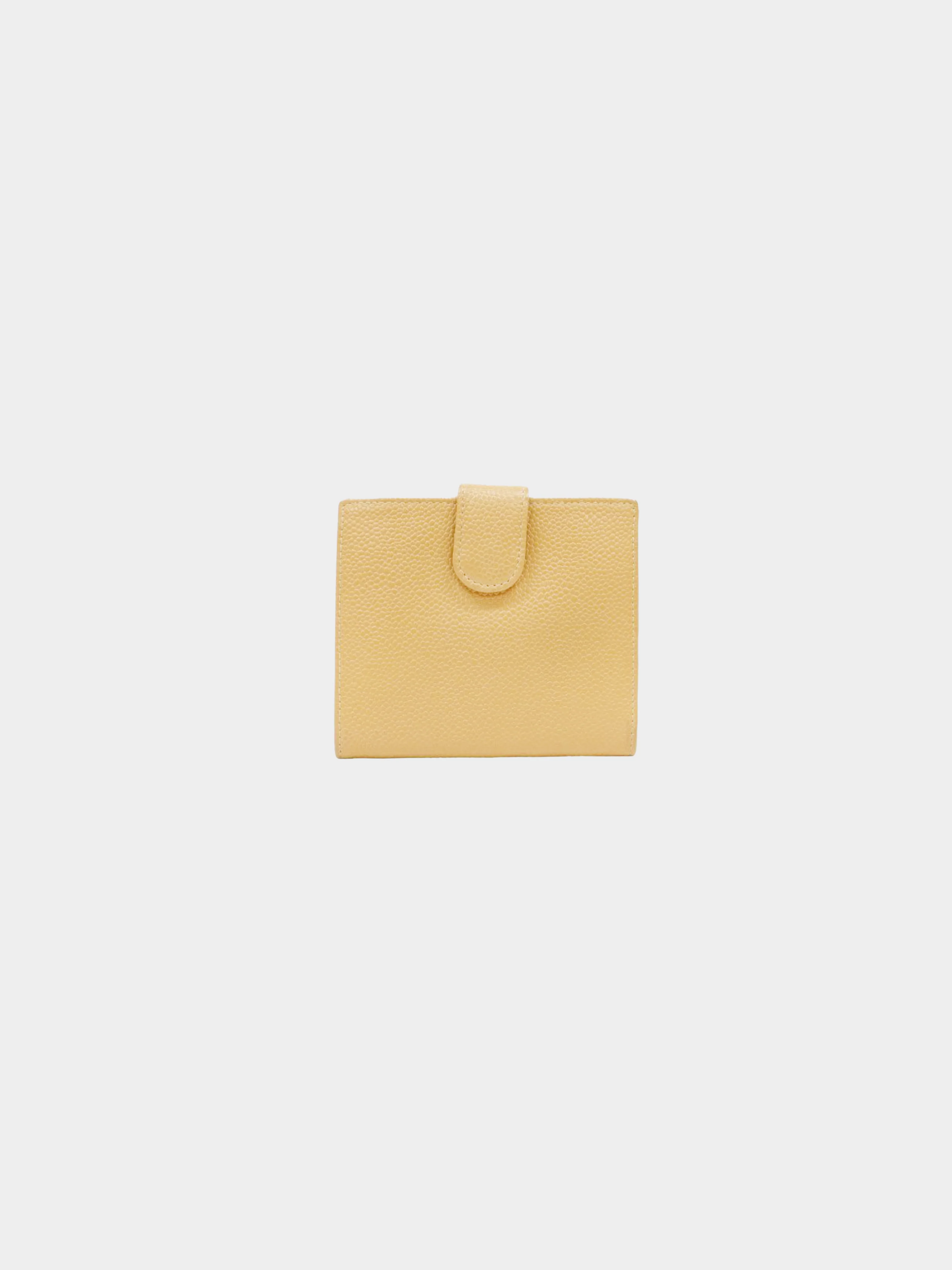 Chanel 2003 Beige Leather COCO Compact Wallet - Image 2