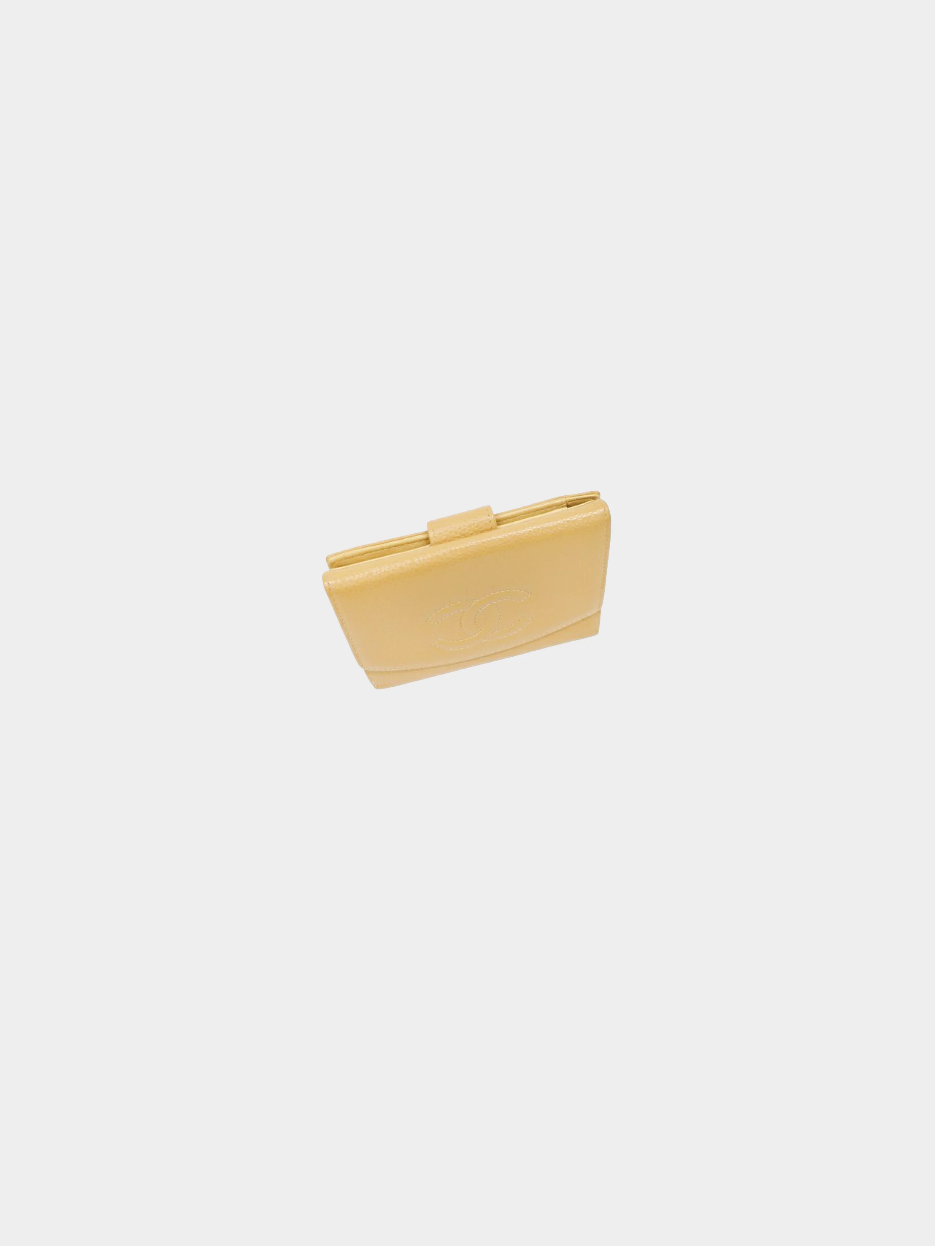 Chanel 2003 Beige Leather COCO Compact Wallet - Image 4