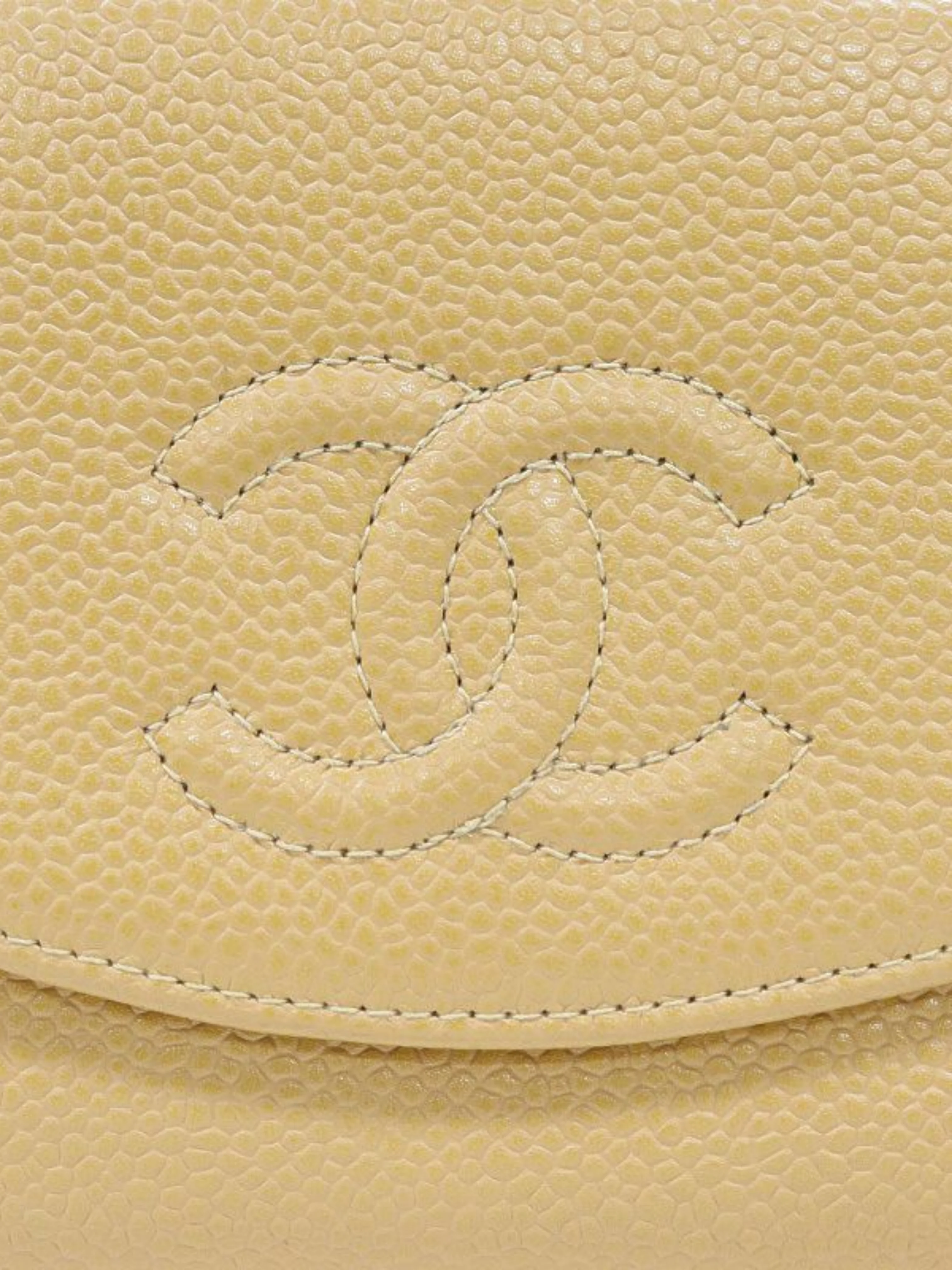 Chanel 2003 Beige Leather COCO Compact Wallet - Image 5