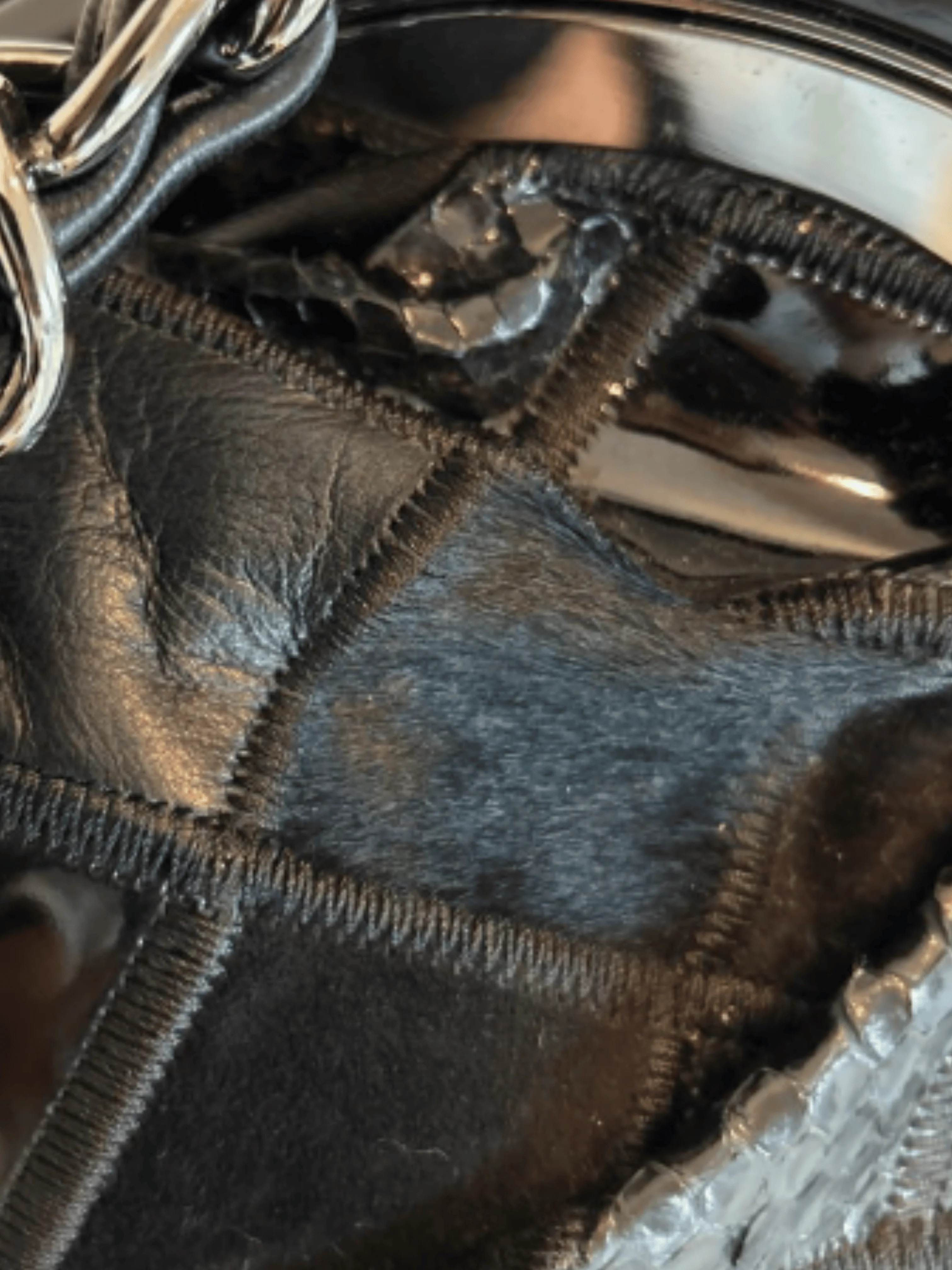 Chanel 2005-2006 Black Leather CC Patchwork Handbag - Image 5