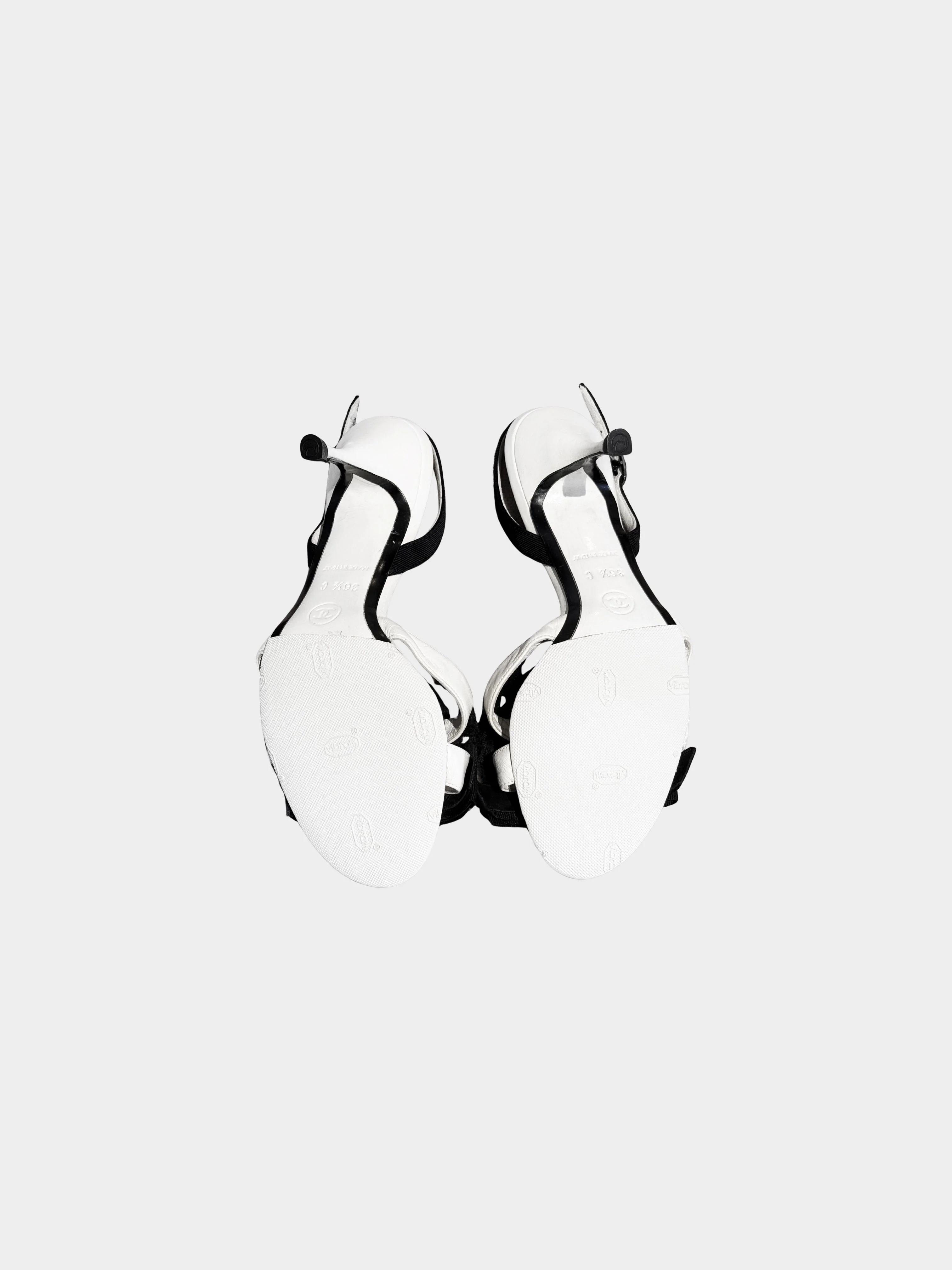 Chanel by Karl Lagerfeld 2006 White and Black Lambskin Leather Camellia and Bow Heels - Image 3