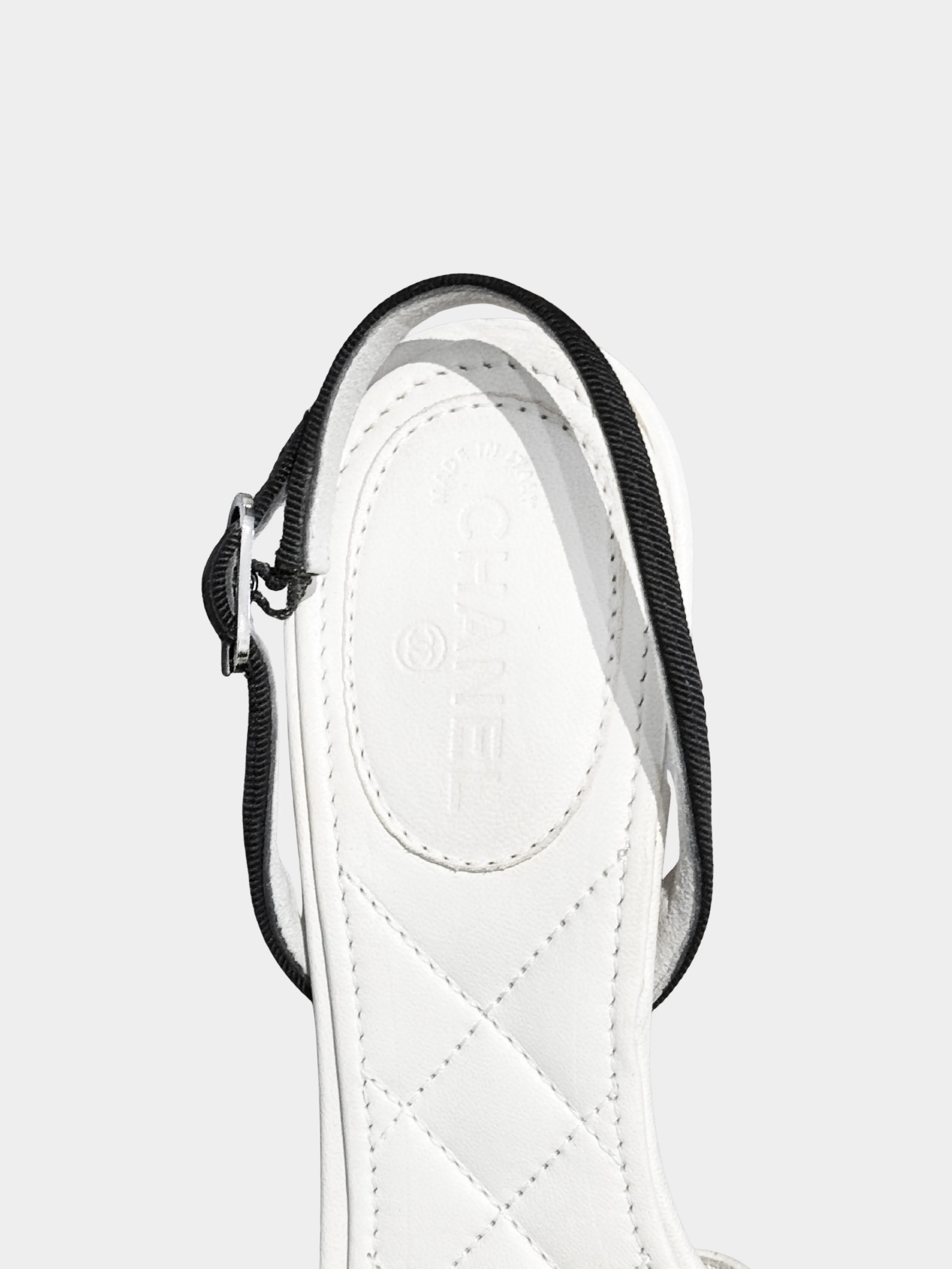 Chanel by Karl Lagerfeld 2006 White and Black Lambskin Leather Camellia and Bow Heels - Image 4