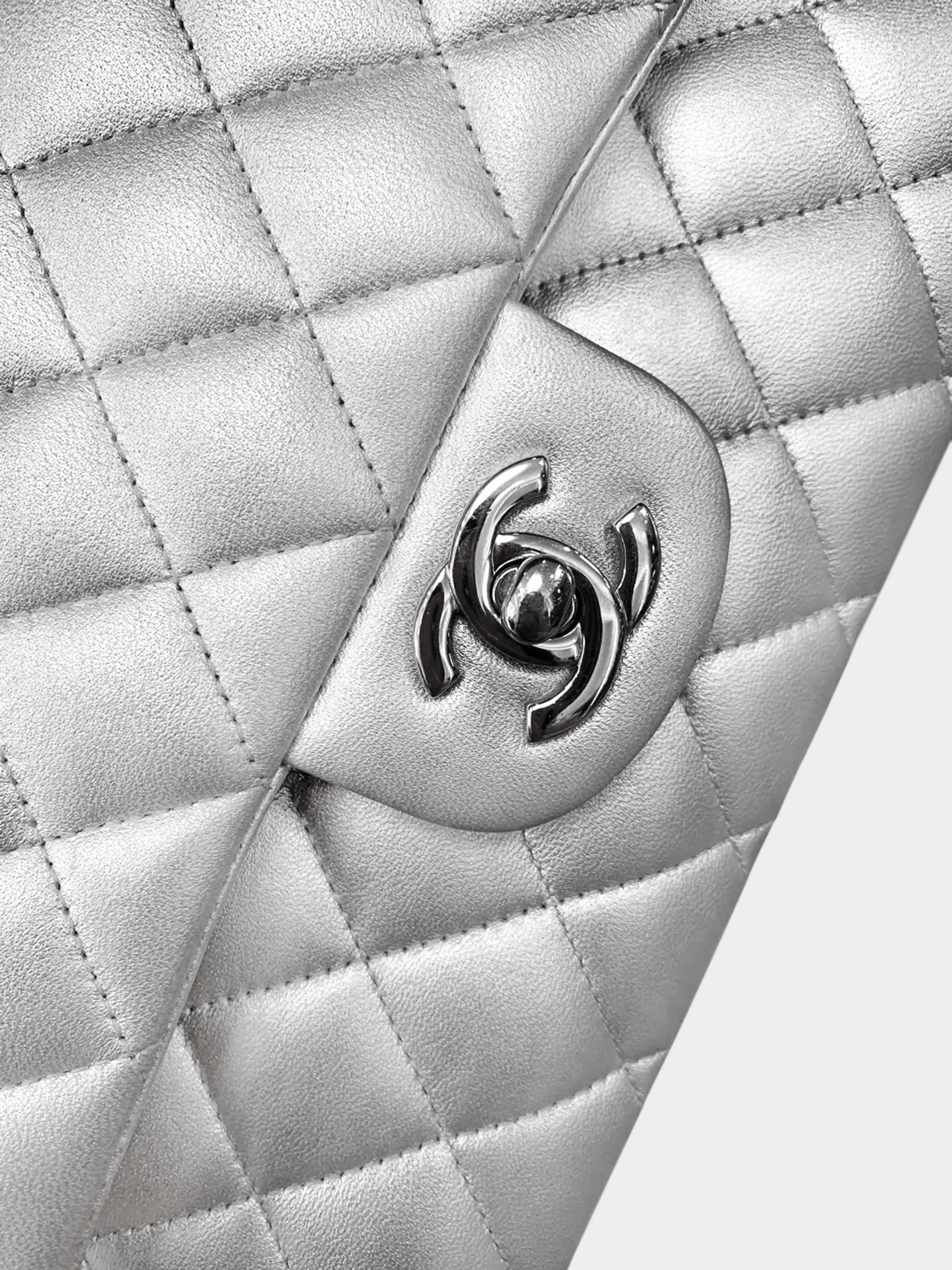 Chanel 2009-2010 Metallic Silver Classic Medium Double Flap Bag - Image 5