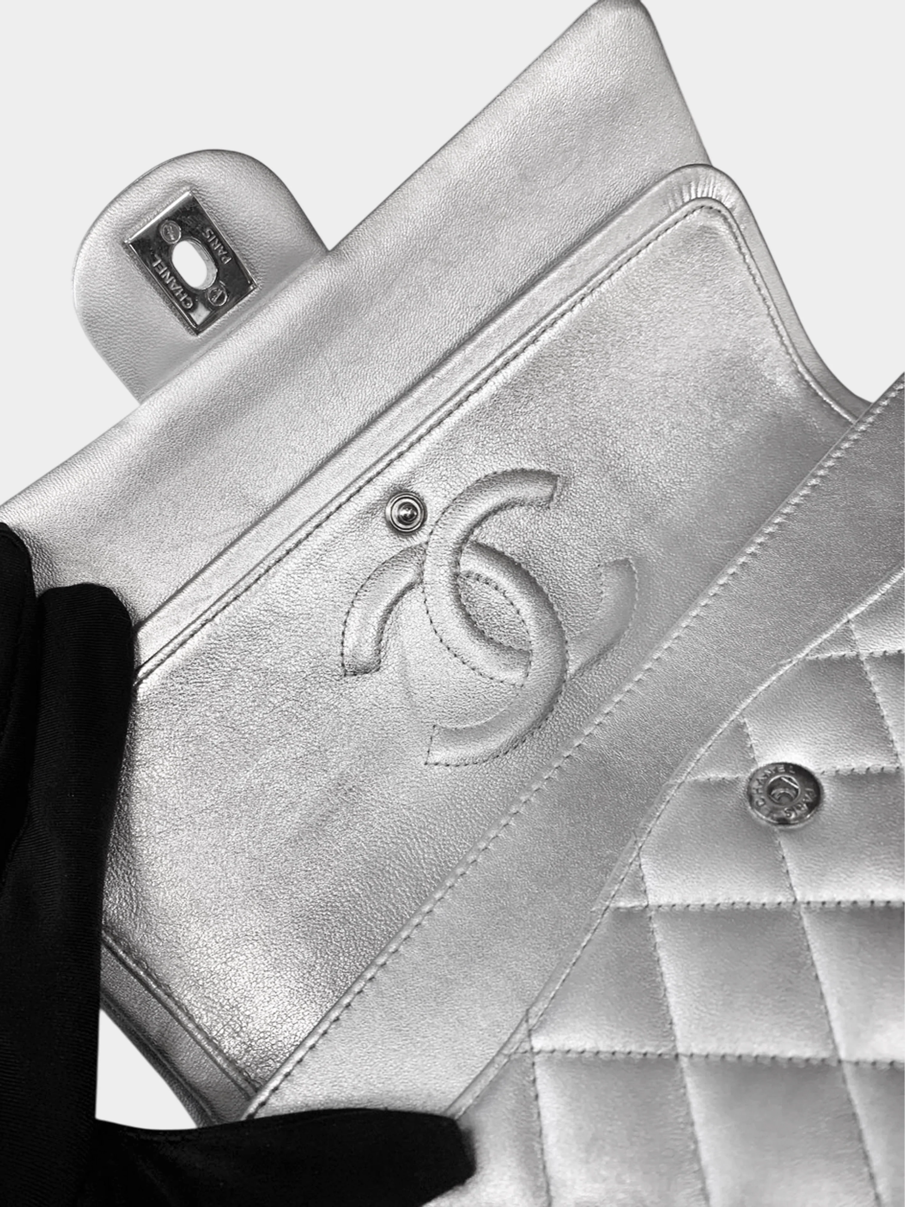 Chanel 2009-2010 Metallic Silver Classic Medium Double Flap Bag - Image 6