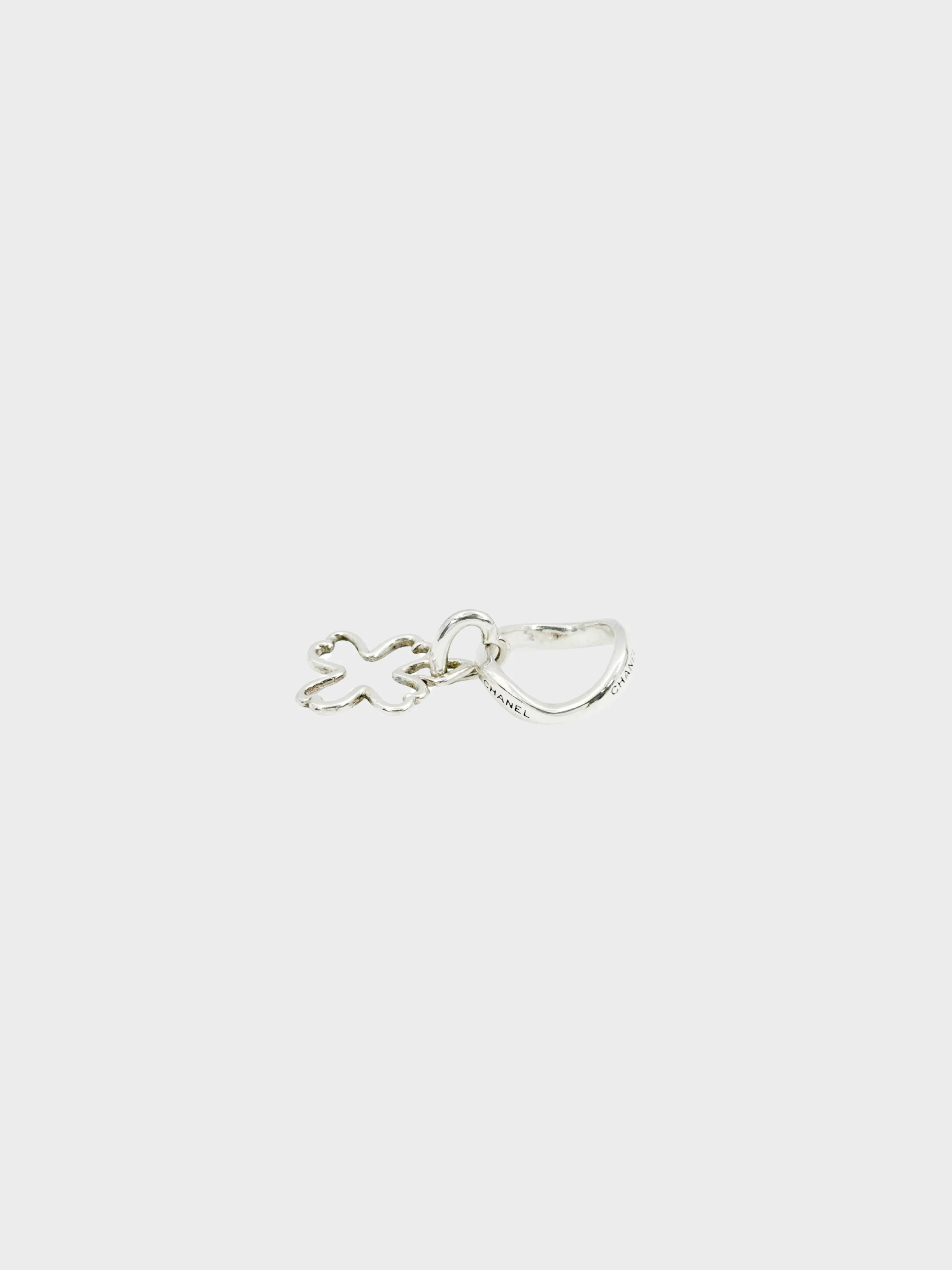 Chanel 2010s 925 Silver Four Leaf Clover Wave Band Ring - Image 2