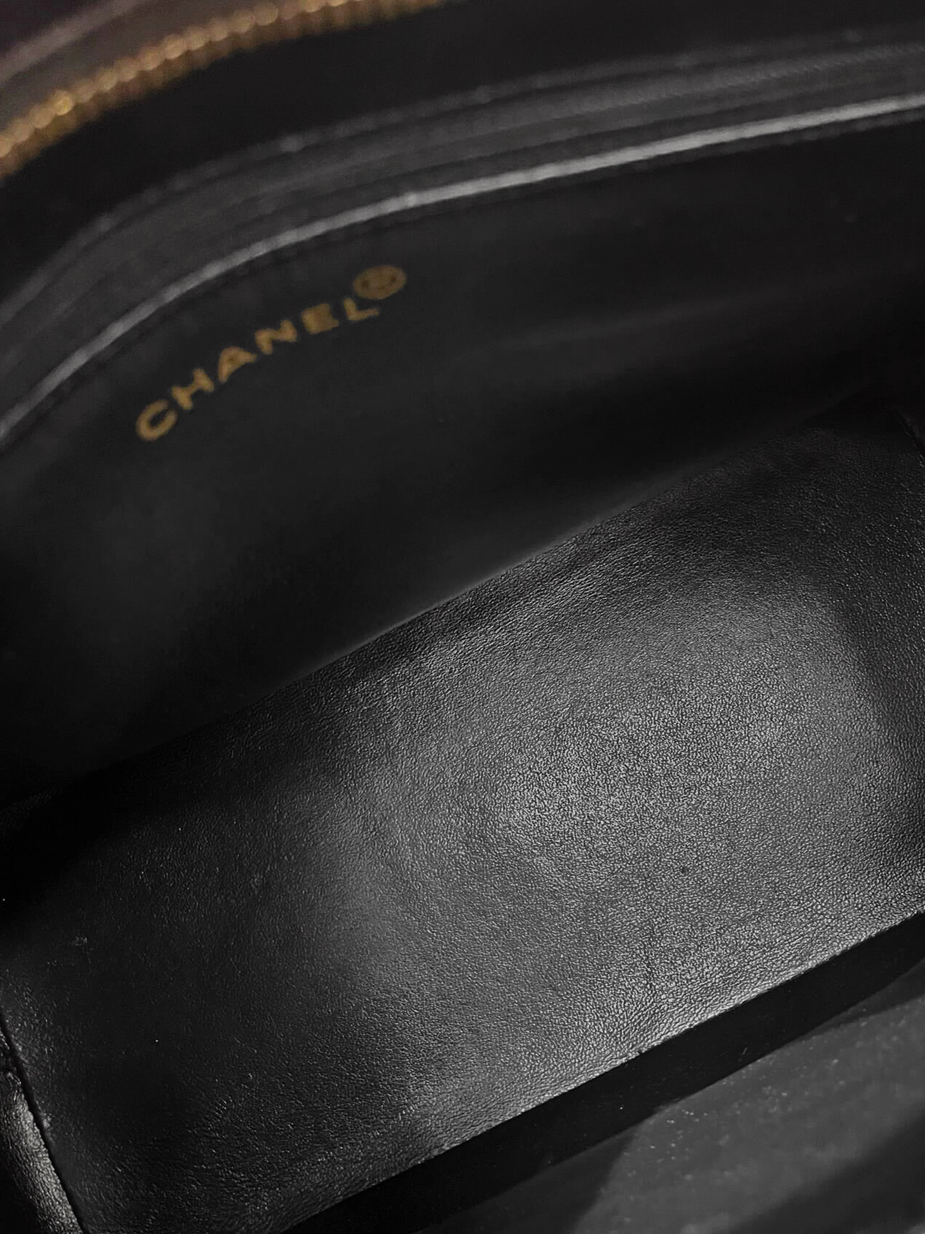 Chanel 2010s Black Caviar Timeless Medallion Tote Bag - Image 4