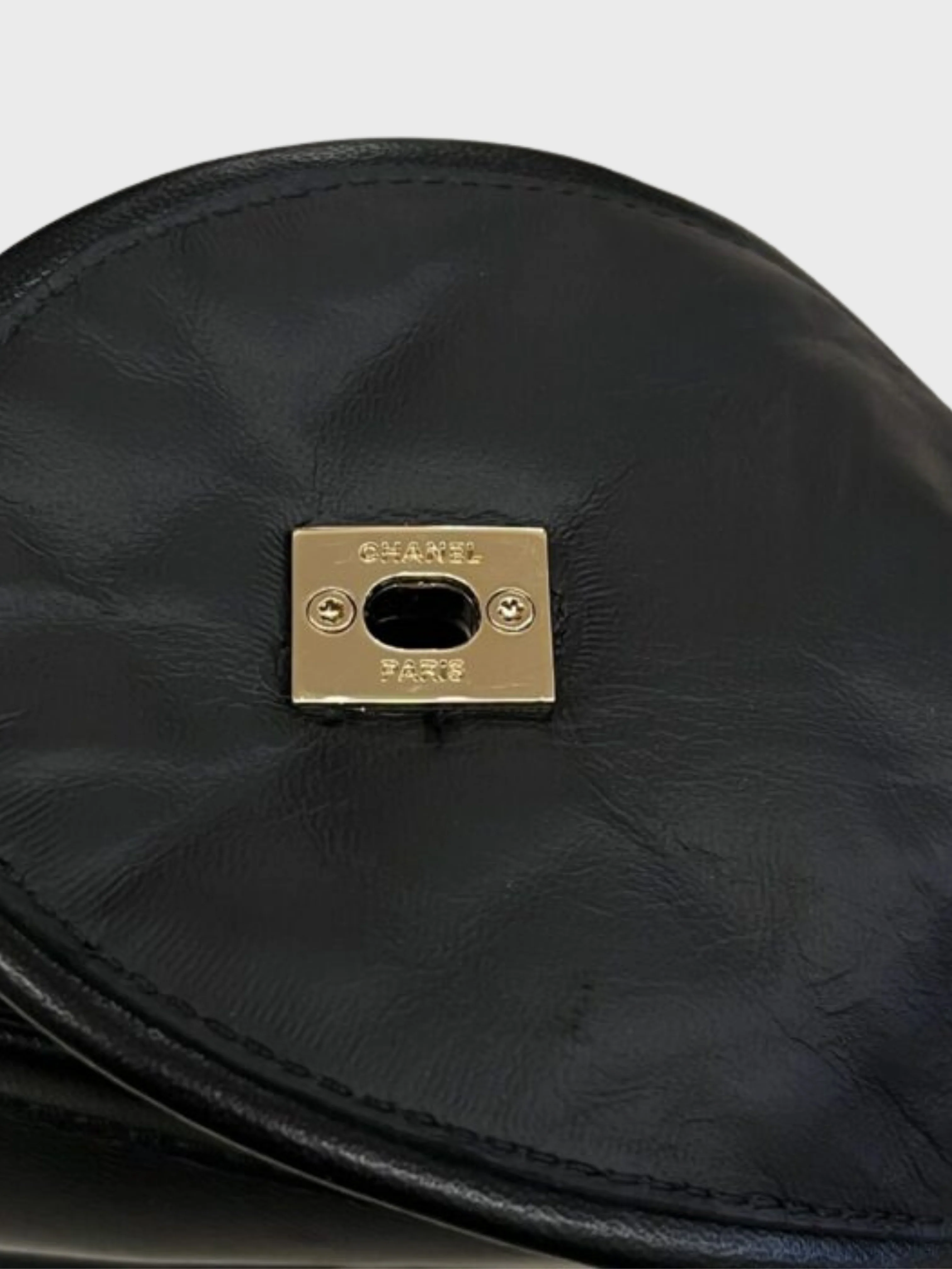 Chanel FW 2020-2021 Black Quilted Leather Turn Lock Loafers - Image 6