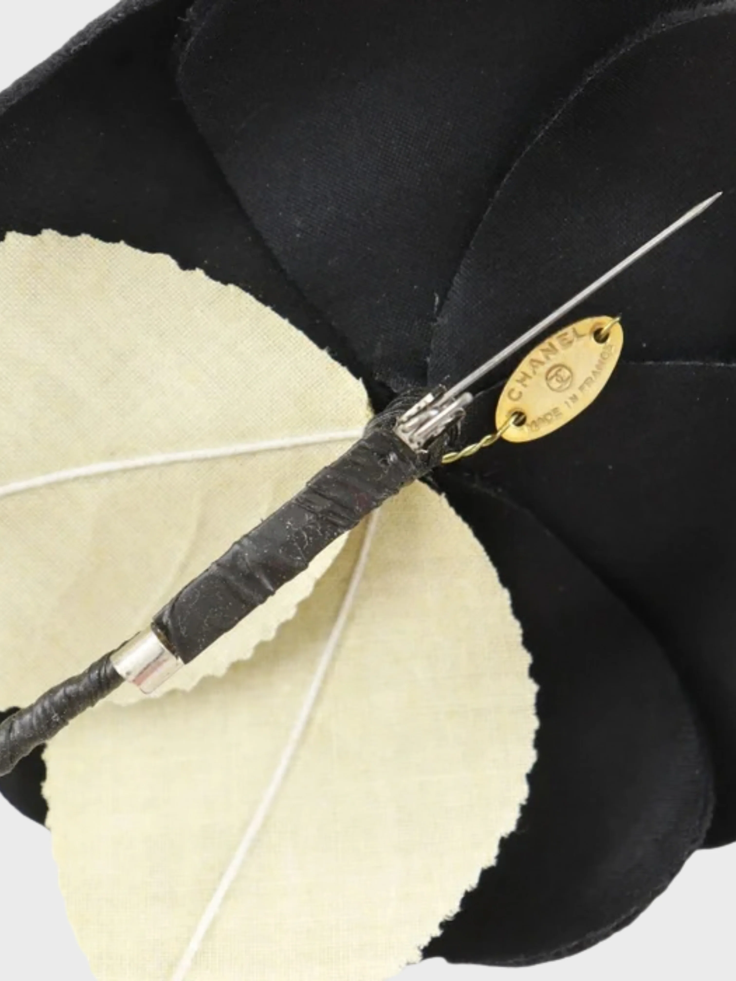Chanel 2010s Black Velor Camellia Brooch - Image 3