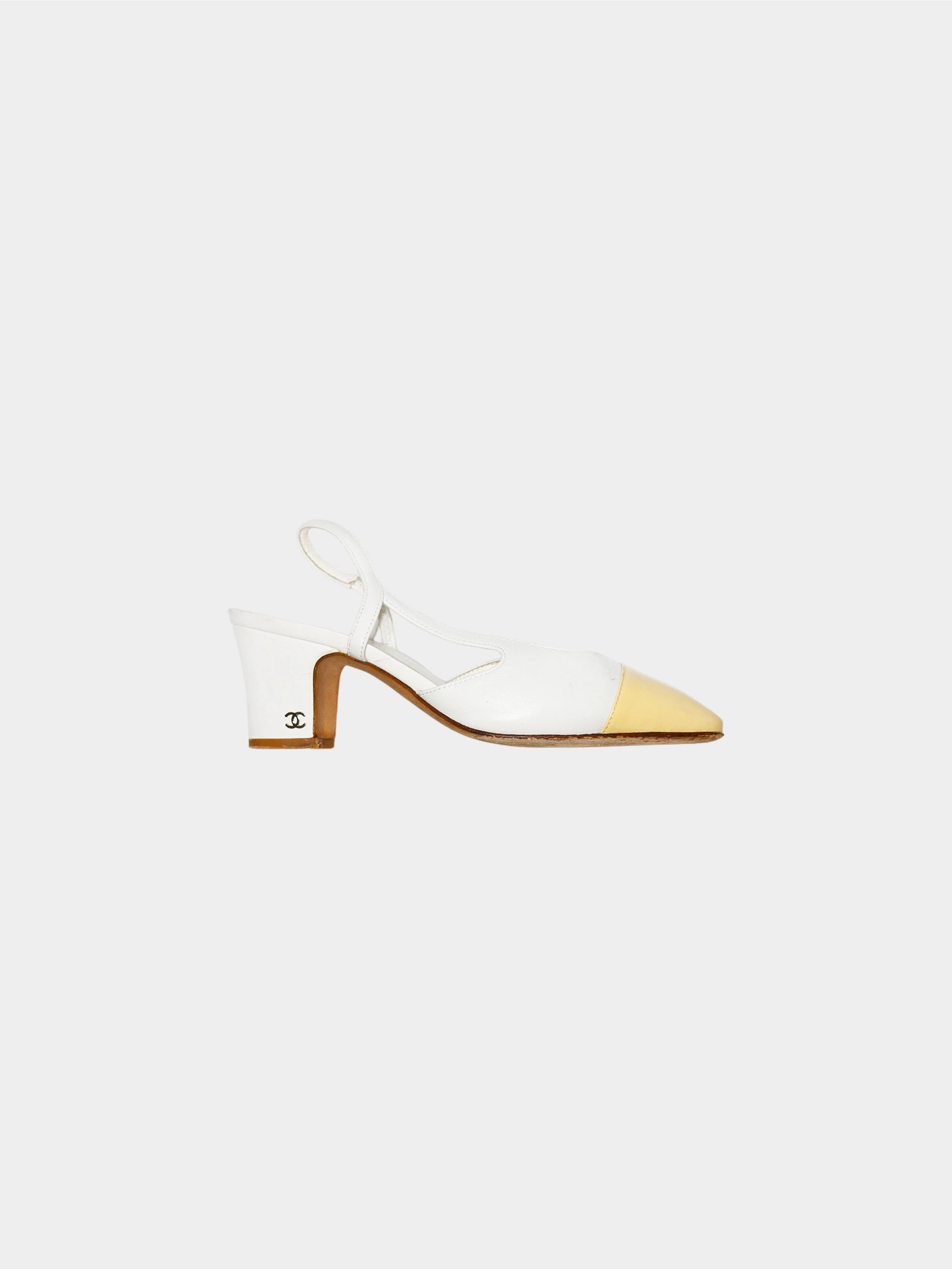 Chanel 2010s Off White and Beige Two-toned Slingback Pumps