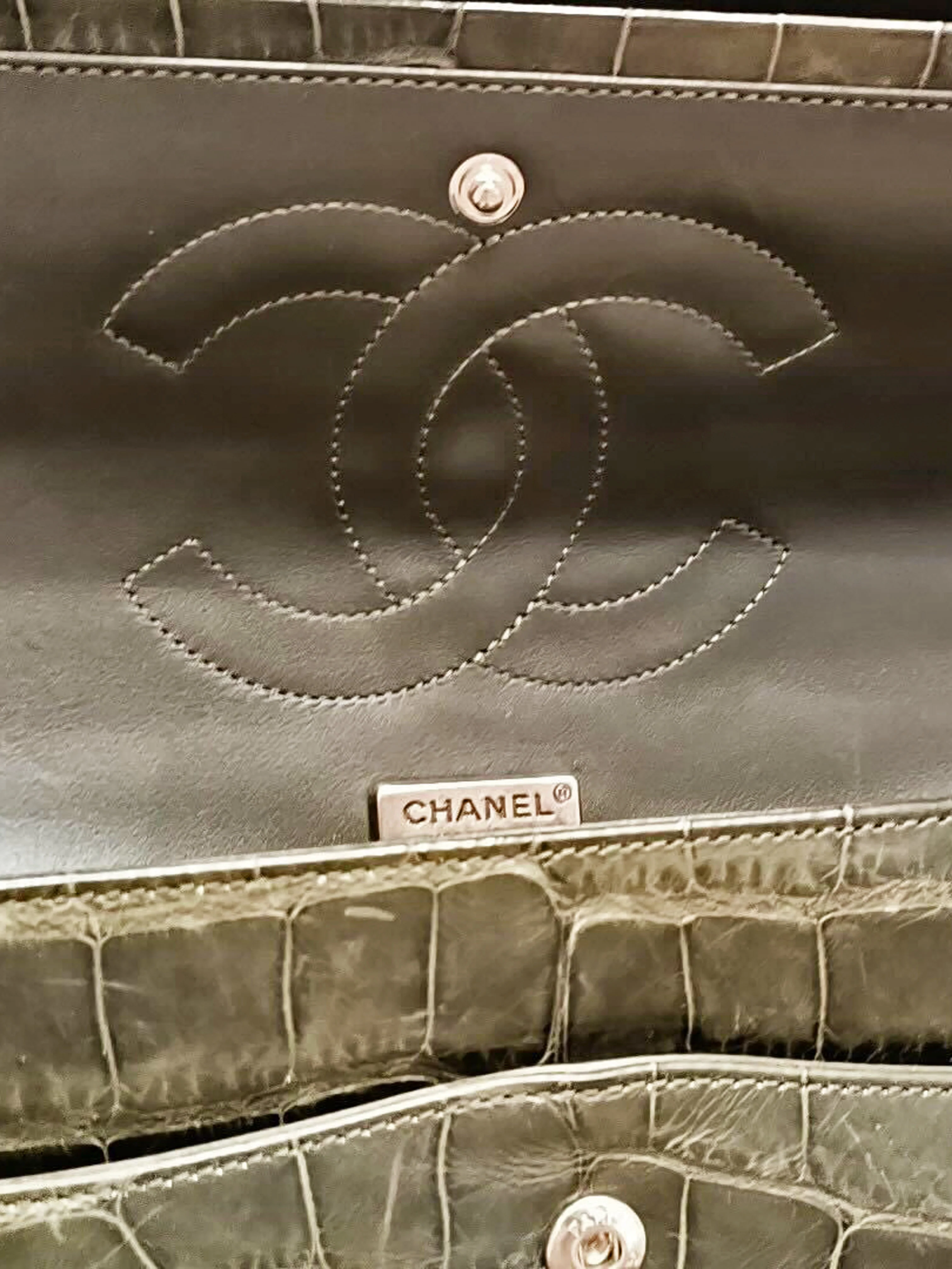 Chanel 2011 Olive Green Reissue 2.55 Alligator Medium Classic Double Flap Bag - Image 6