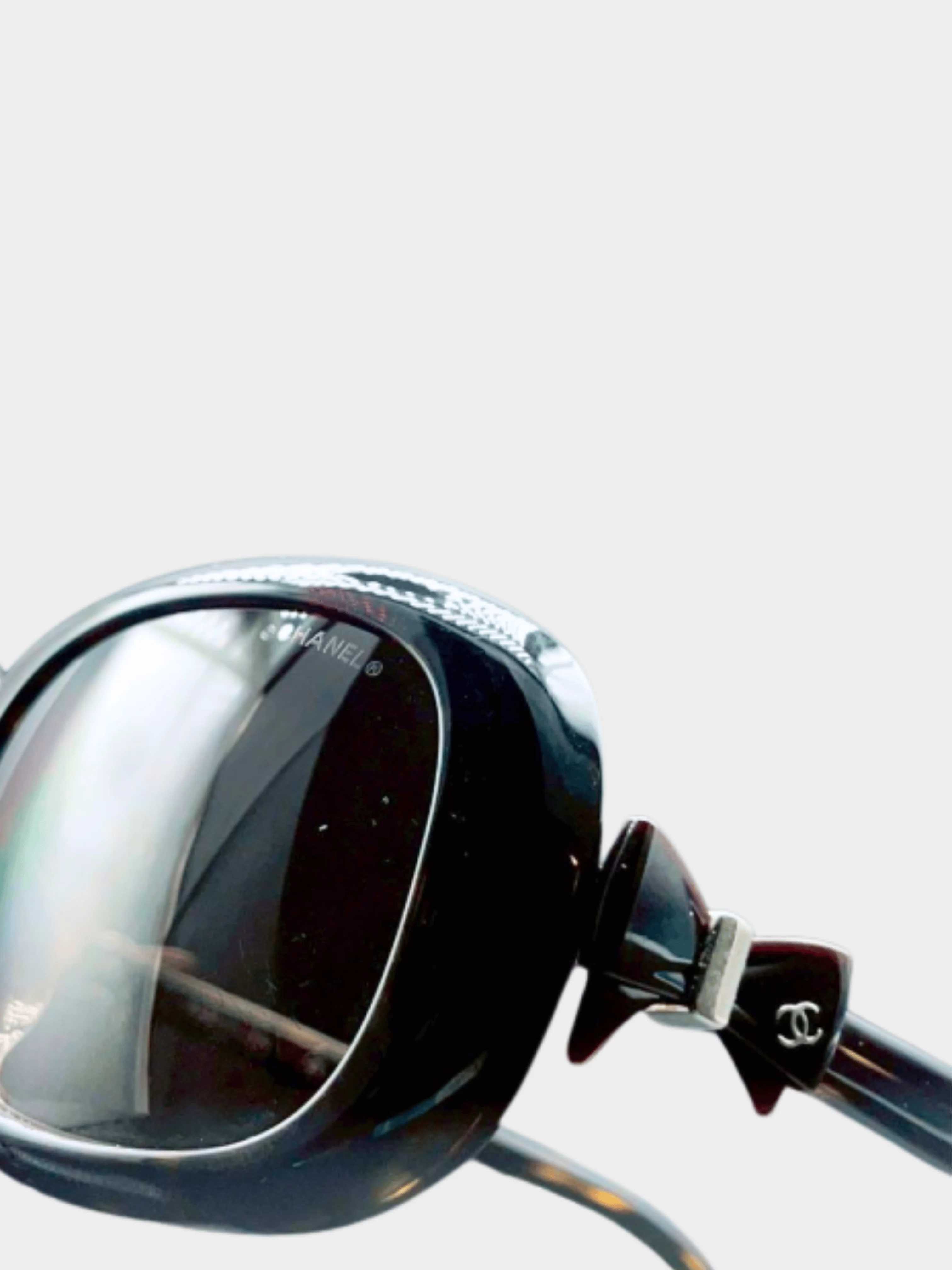 Chanel 2015 Brown Tortoise Shell Frame Bow Sunglasses - Image 4