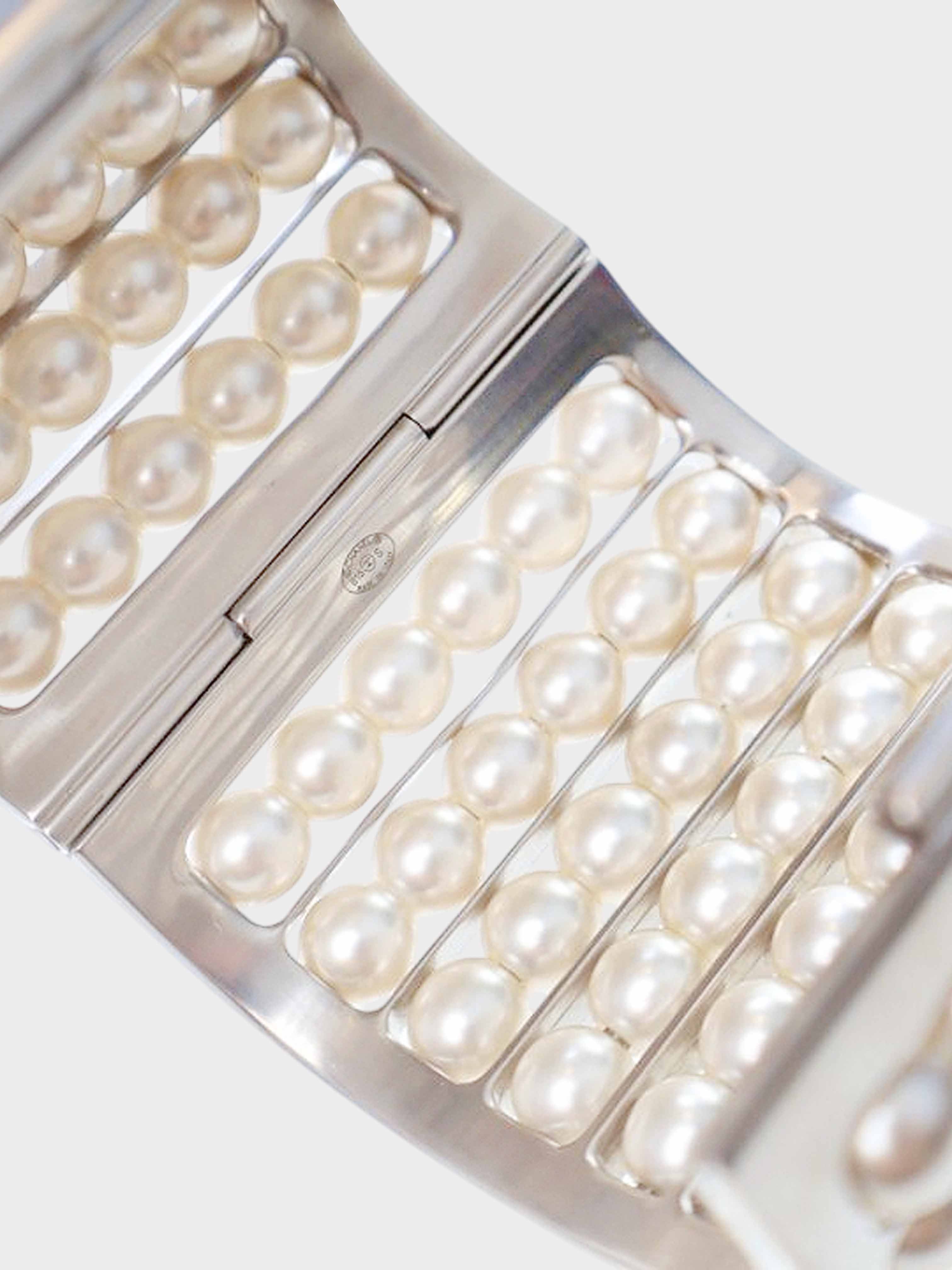 Chanel 2015 Silver Metal and Faux Pearls Wide Cuff Bracelet - Image 4