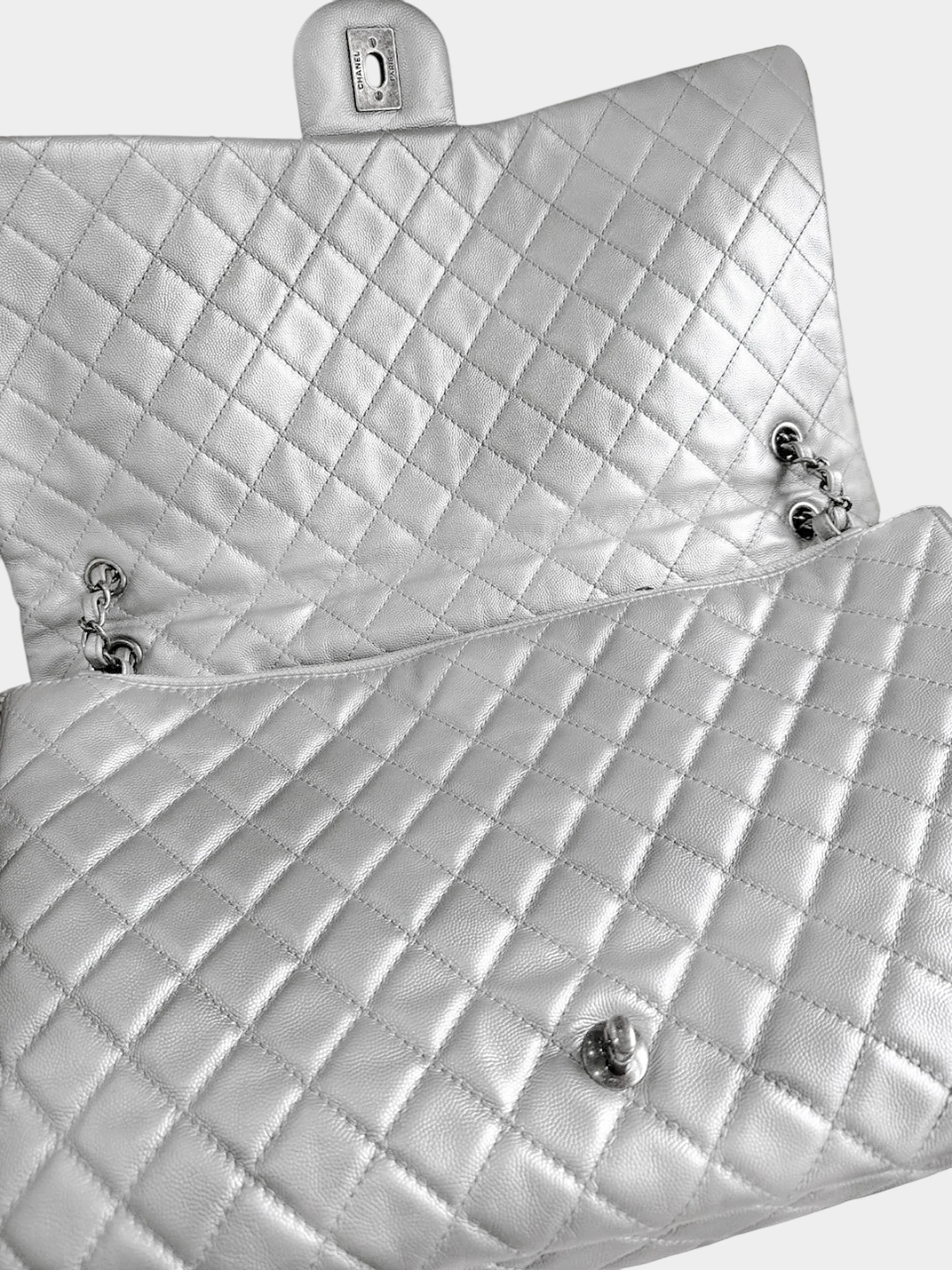 Chanel 2016-2017 Silver Caviar Quilted XXL Travel Flap Bag - Image 3