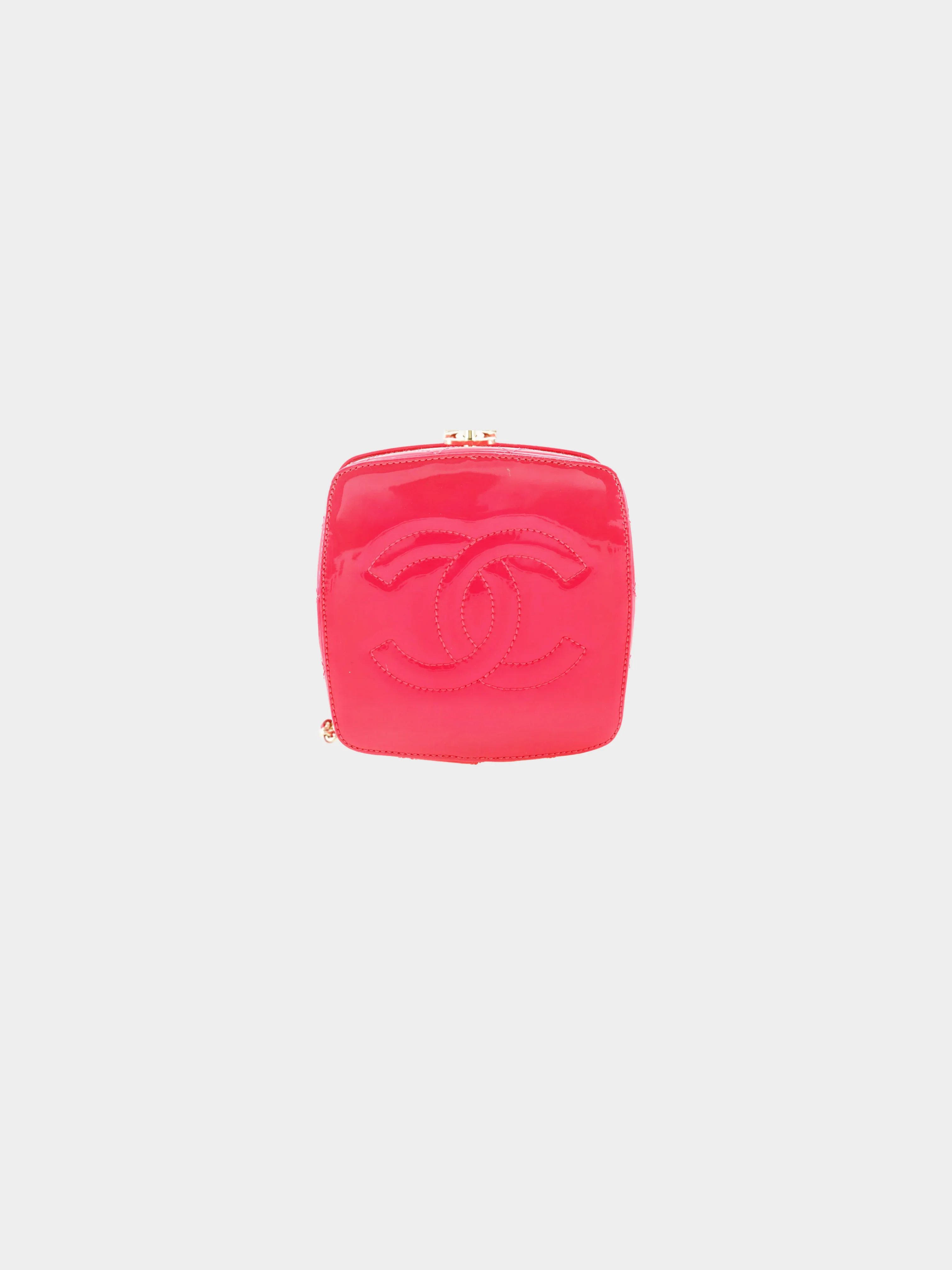 Chanel 2016 Pink Patent Leather Quilted Minaudiere Vanity Case - Image 3