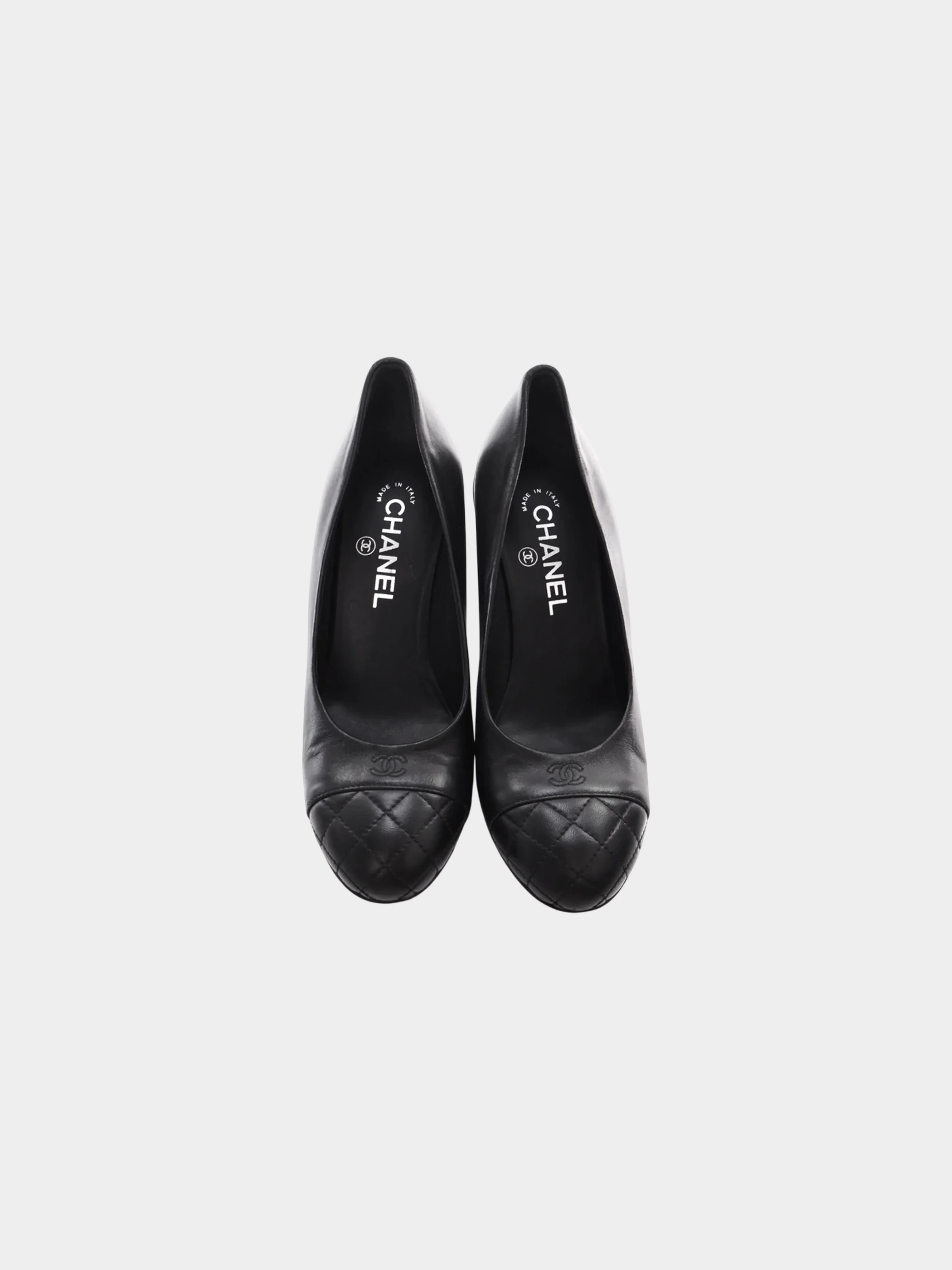 Chanel SS 2017 Black Leather CC Pumps with Faux Pearl Stacked Heels - Image 2