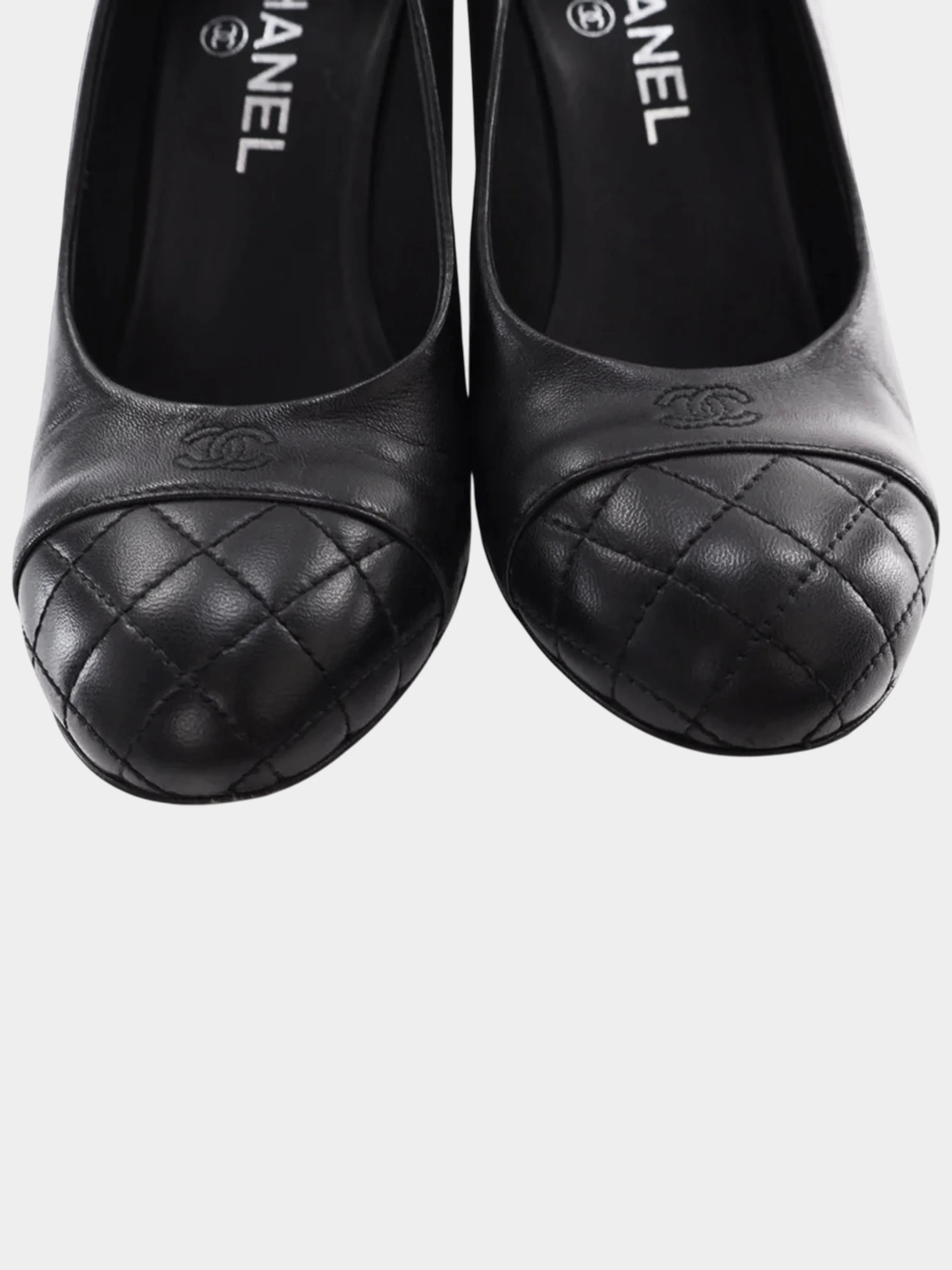 Chanel SS 2017 Black Leather CC Pumps with Faux Pearl Stacked Heels - Image 4