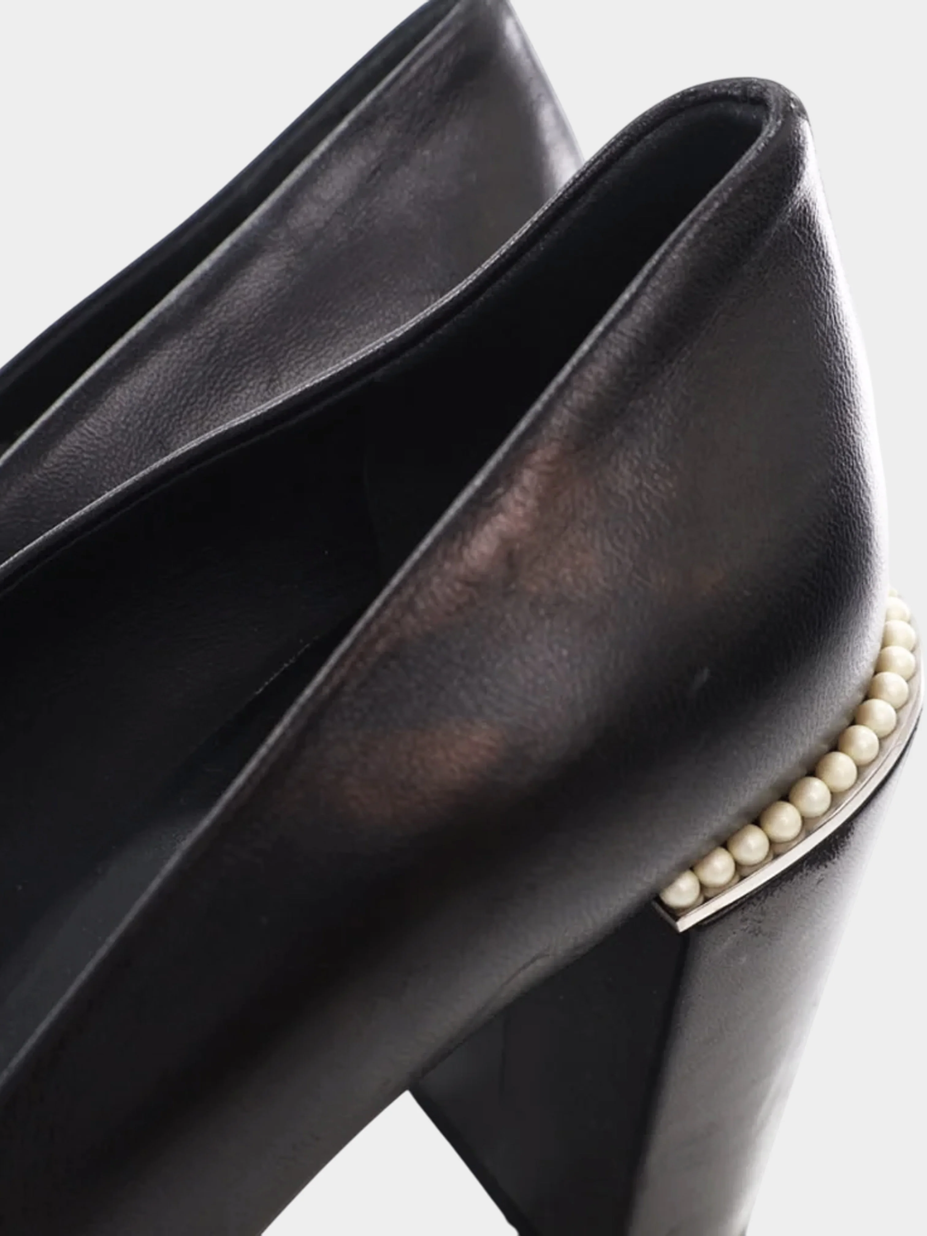 Chanel SS 2017 Black Leather CC Pumps with Faux Pearl Stacked Heels - Image 7
