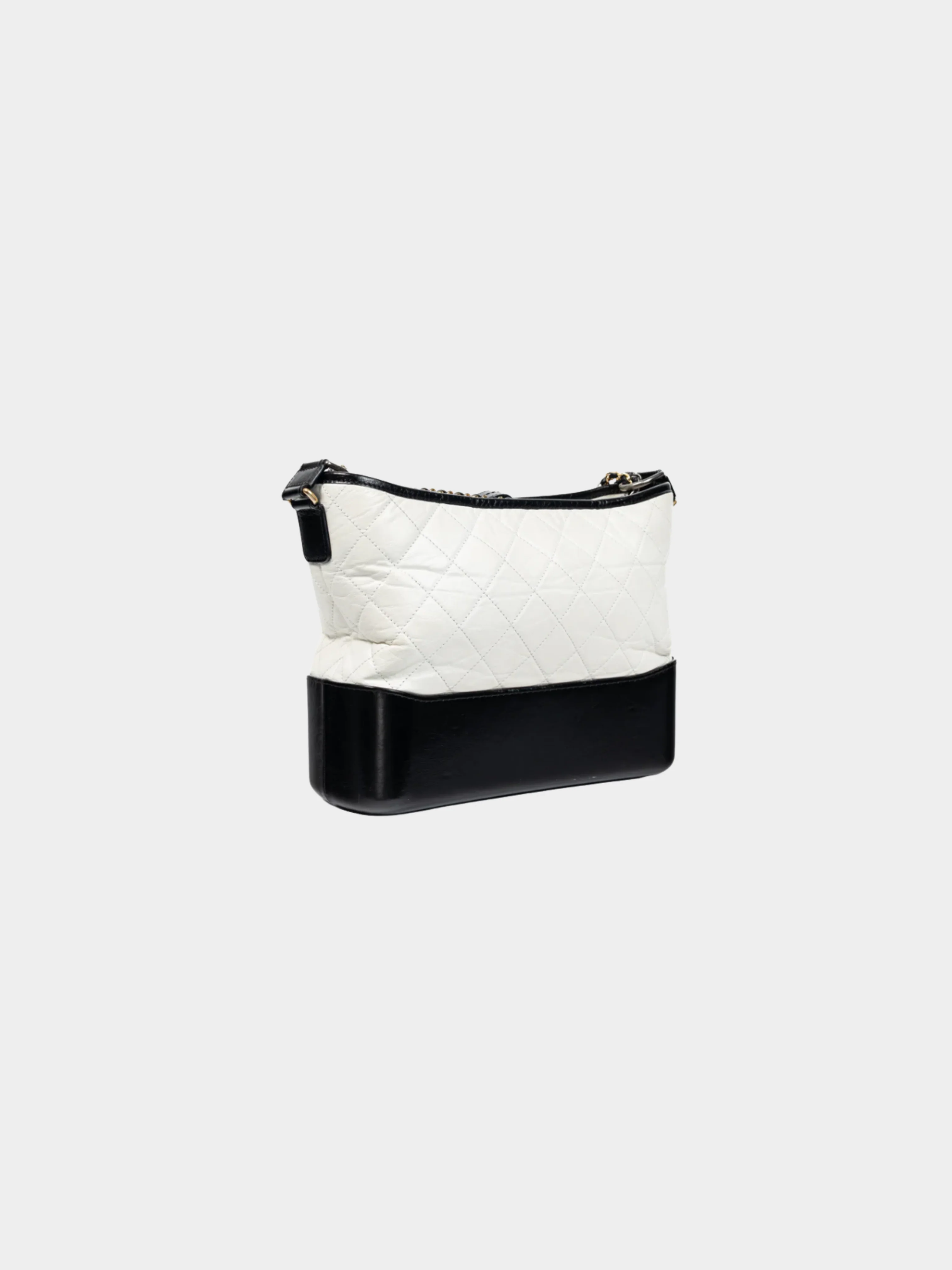 Chanel 2018 Medium Gabrielle Hobo White & Black Aged Calfskin Quilted-Leather Shoulder Bag - Image 2
