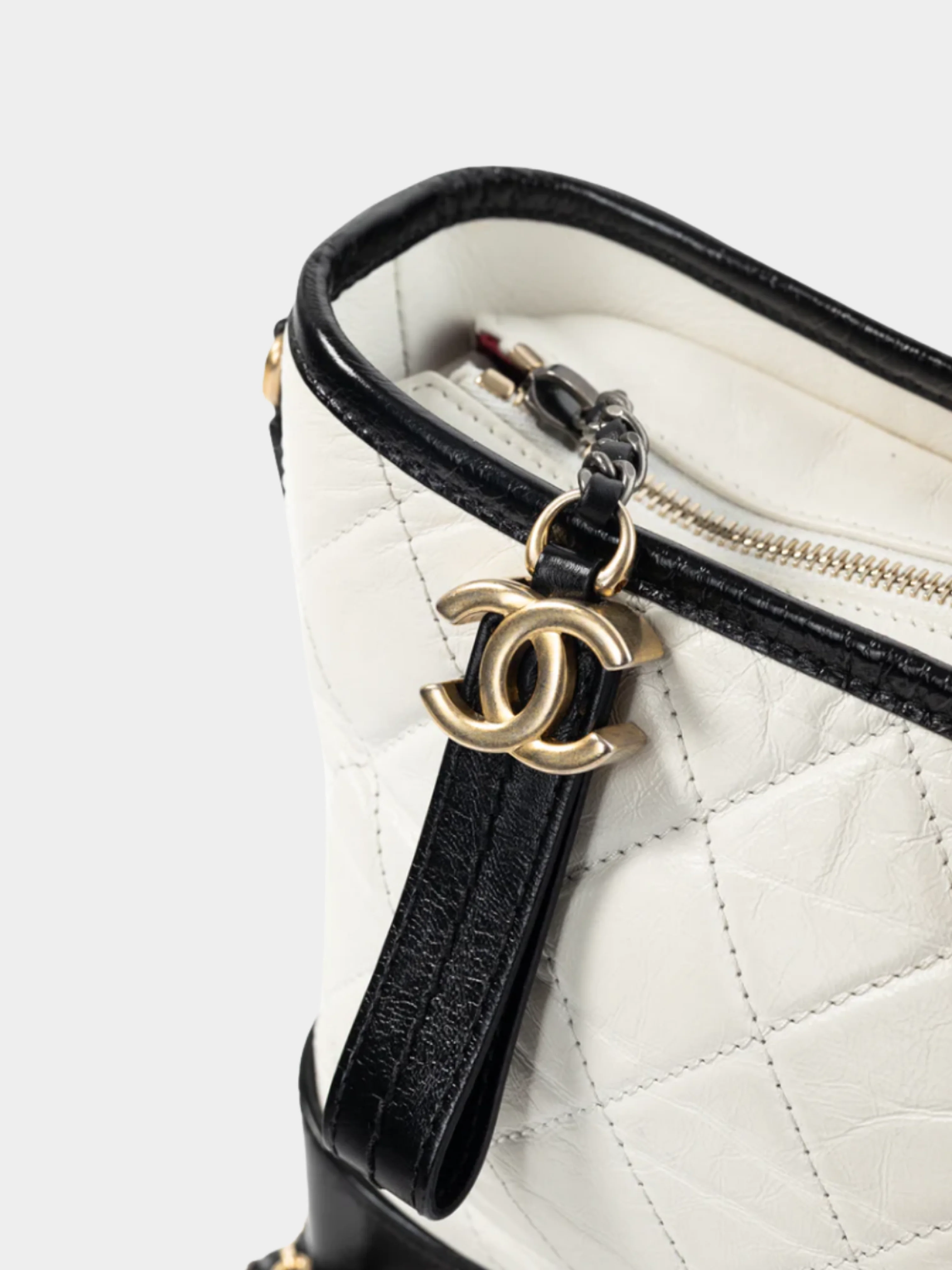 Chanel 2018 Medium Gabrielle Hobo White & Black Aged Calfskin Quilted-Leather Shoulder Bag - Image 6