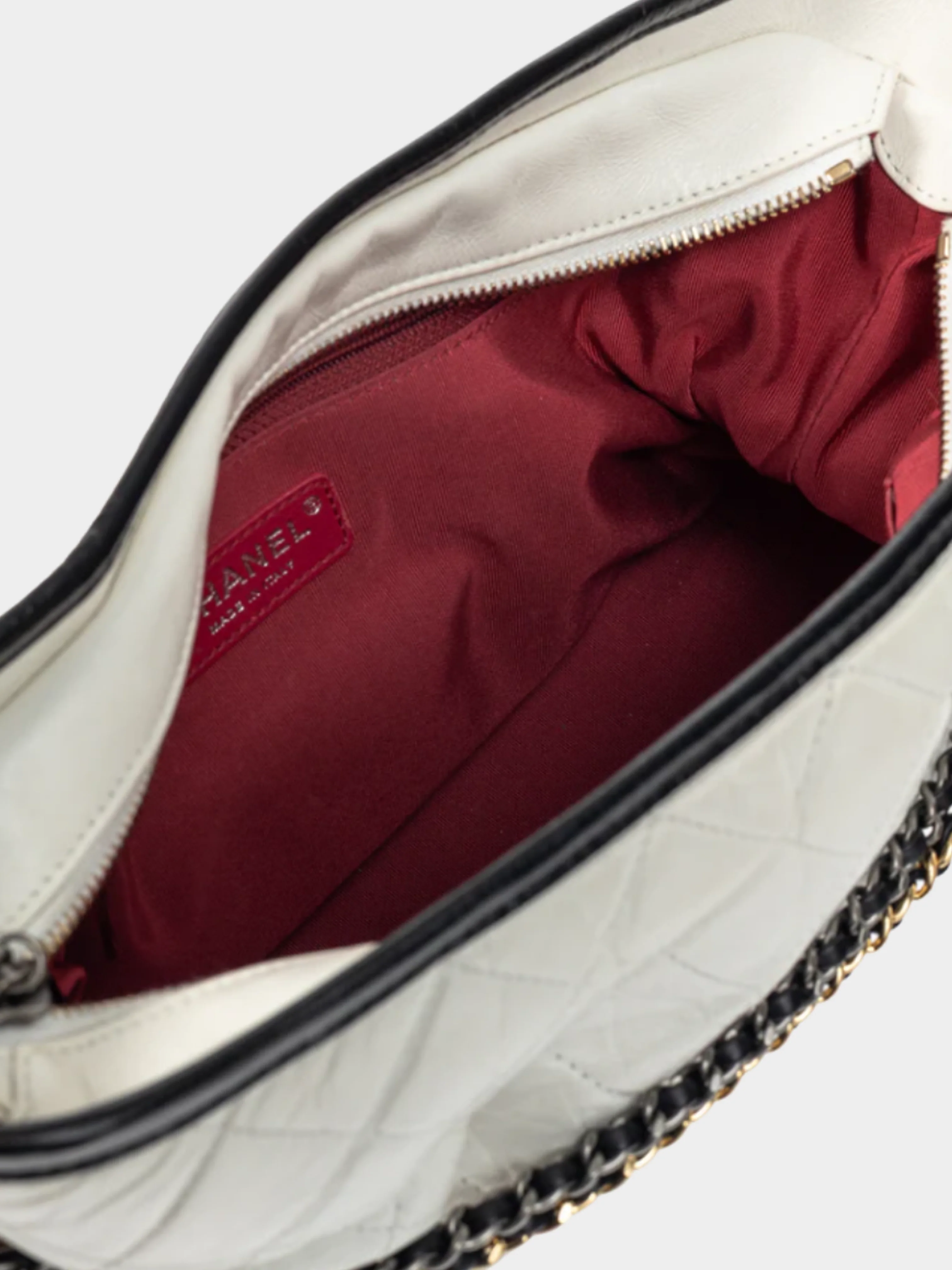 Chanel 2018 Medium Gabrielle Hobo White & Black Aged Calfskin Quilted-Leather Shoulder Bag - Image 7
