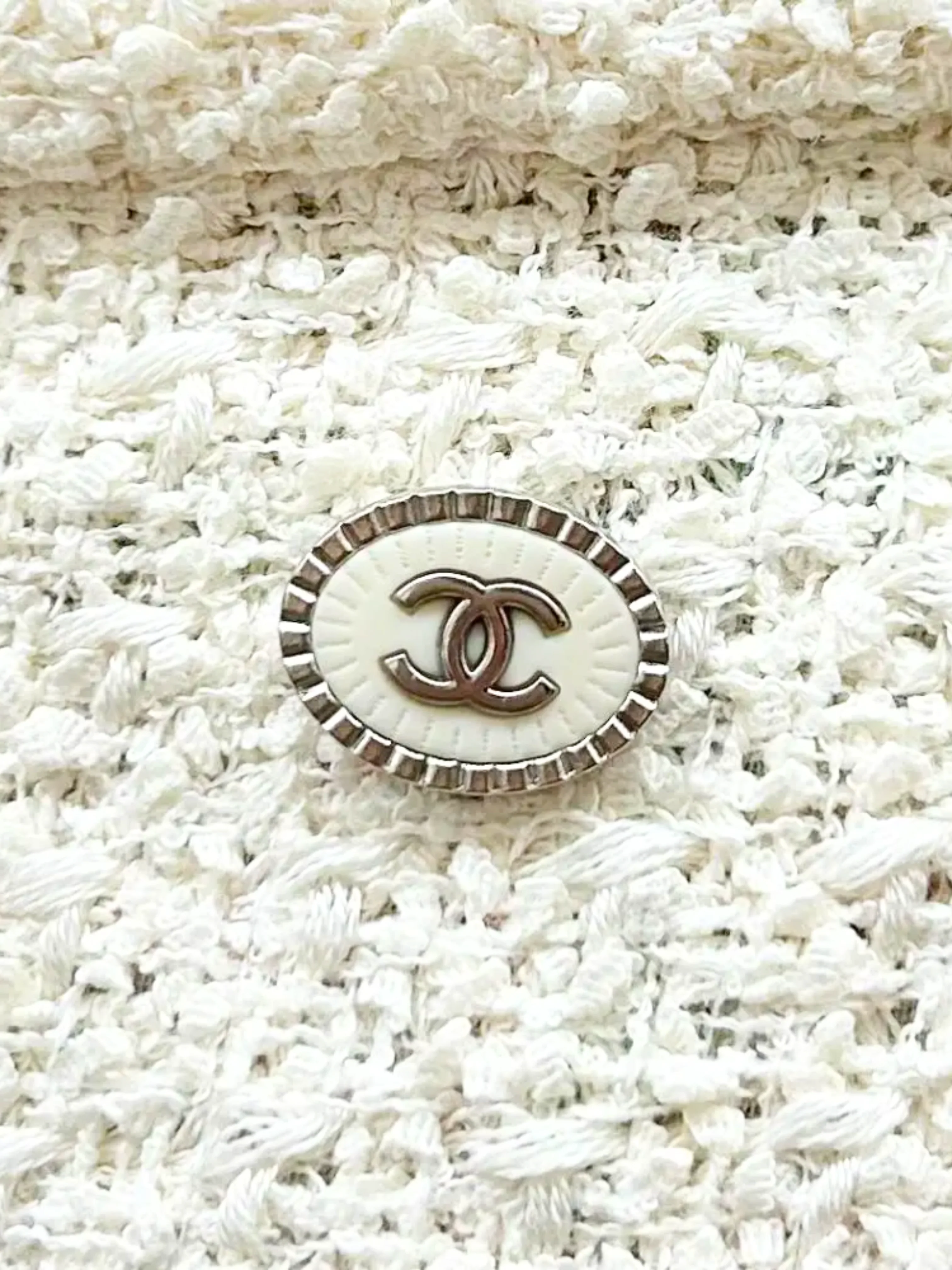 Chanel 2020 Ivory Tweed Mini Skirt - Image 3