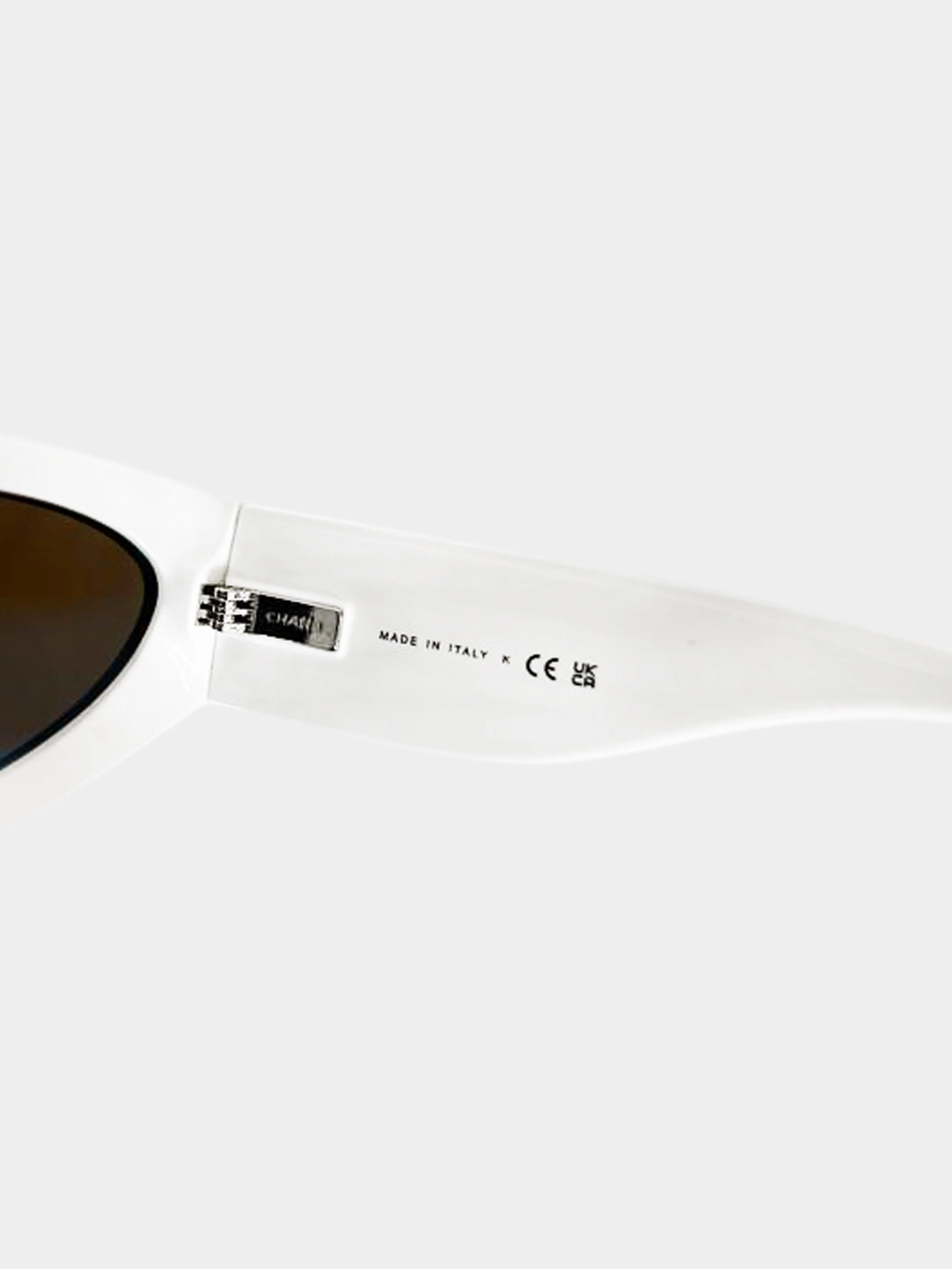 Chanel 2020s Black and White Bi-color Acetate Cat Eye Sunglasses - Image 3