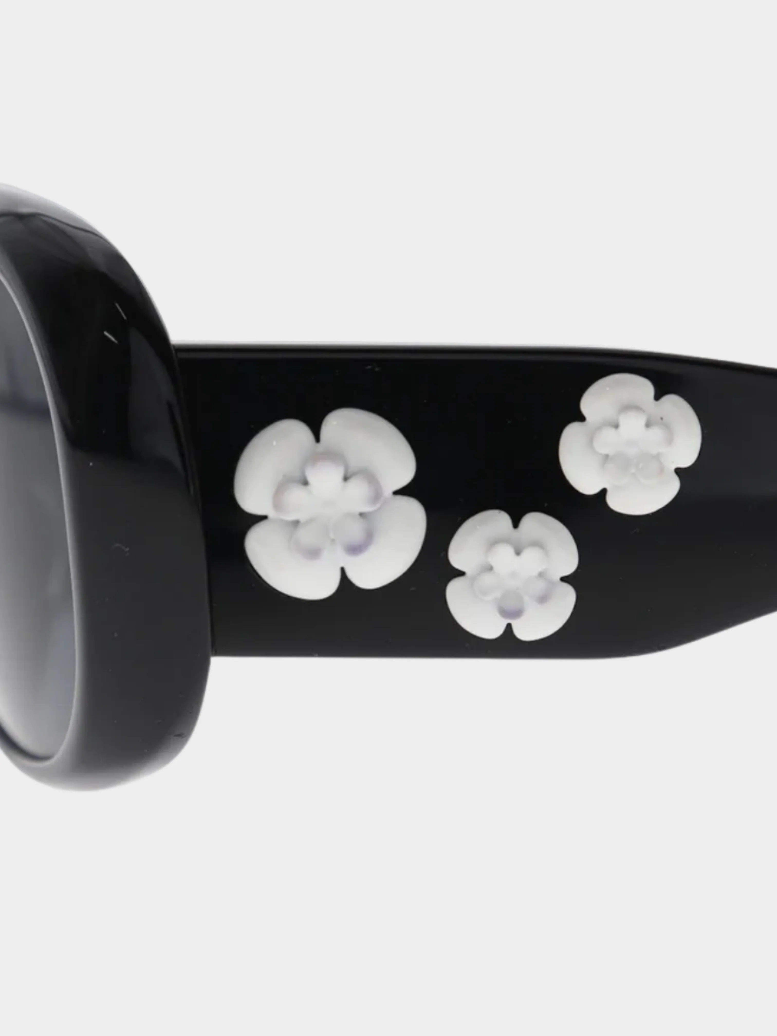 Chanel 2020s Black Camellia Sunglasses - Image 2