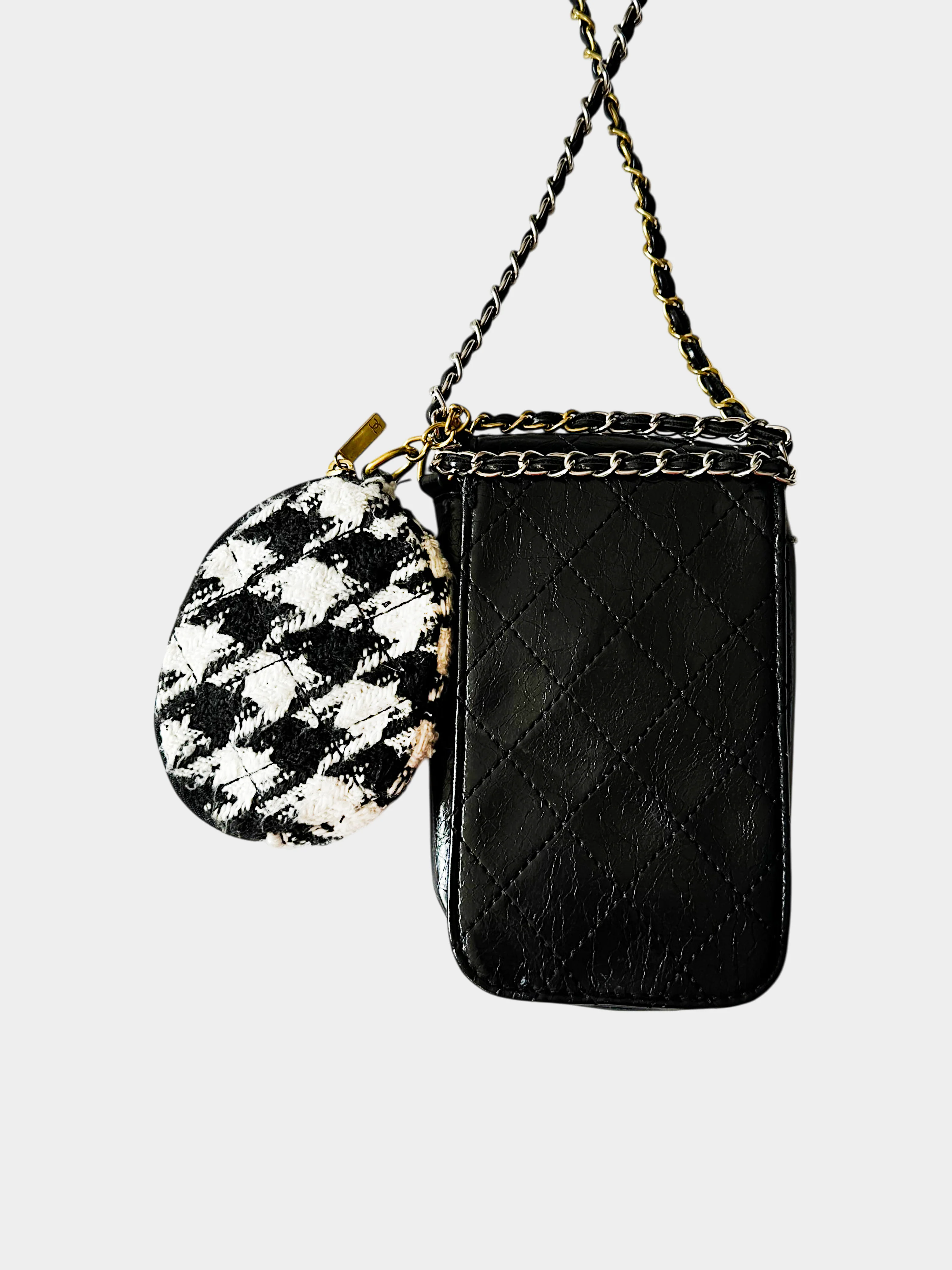 Chanel 2020s Black Oil Wax Leather and Houndstooth Tweed Multi-pochette Bag - Image 2