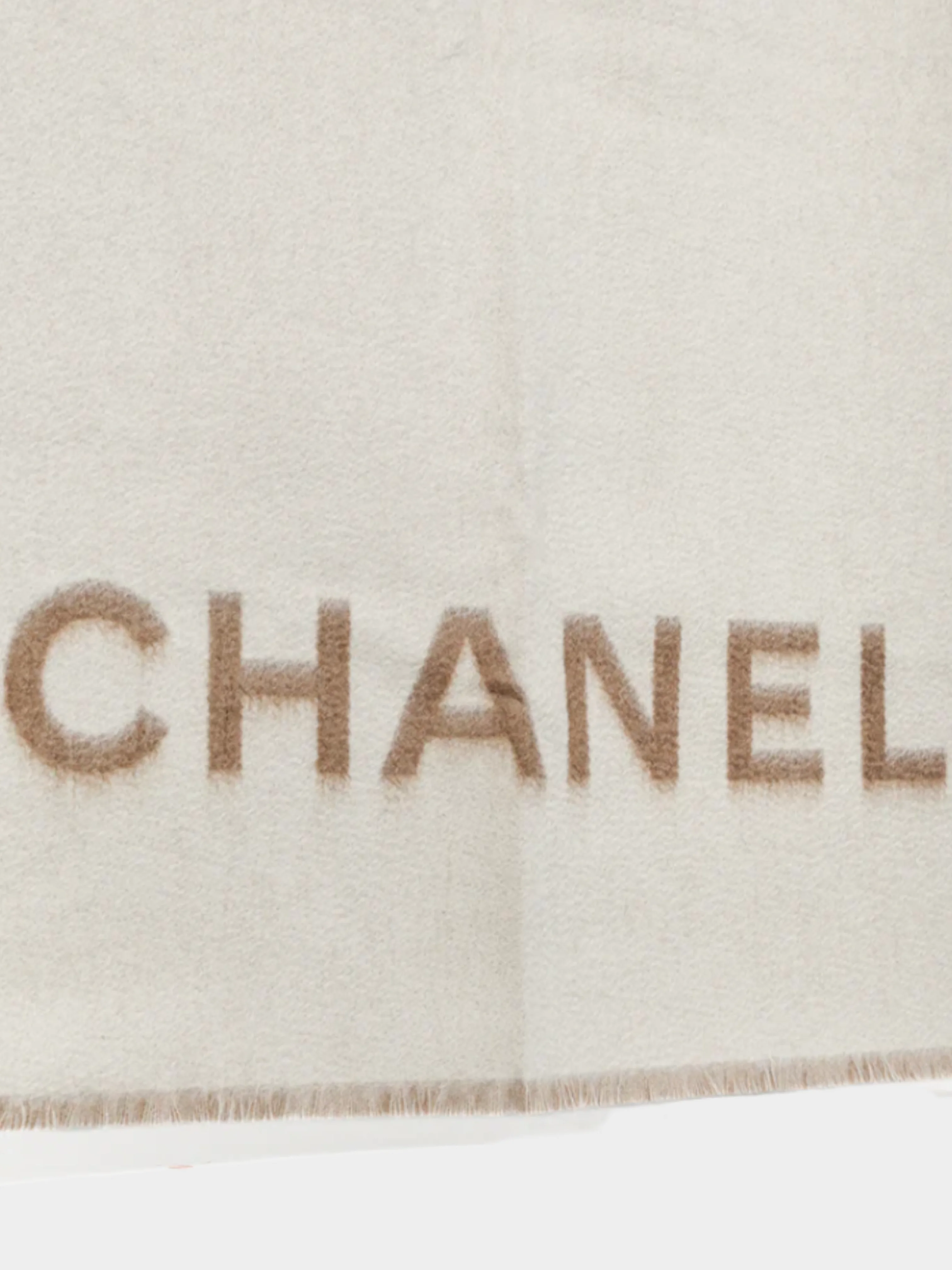 Chanel 2020s Brown and White Two-Tone Cashmere CC Logo Blank Shawl - Image 2