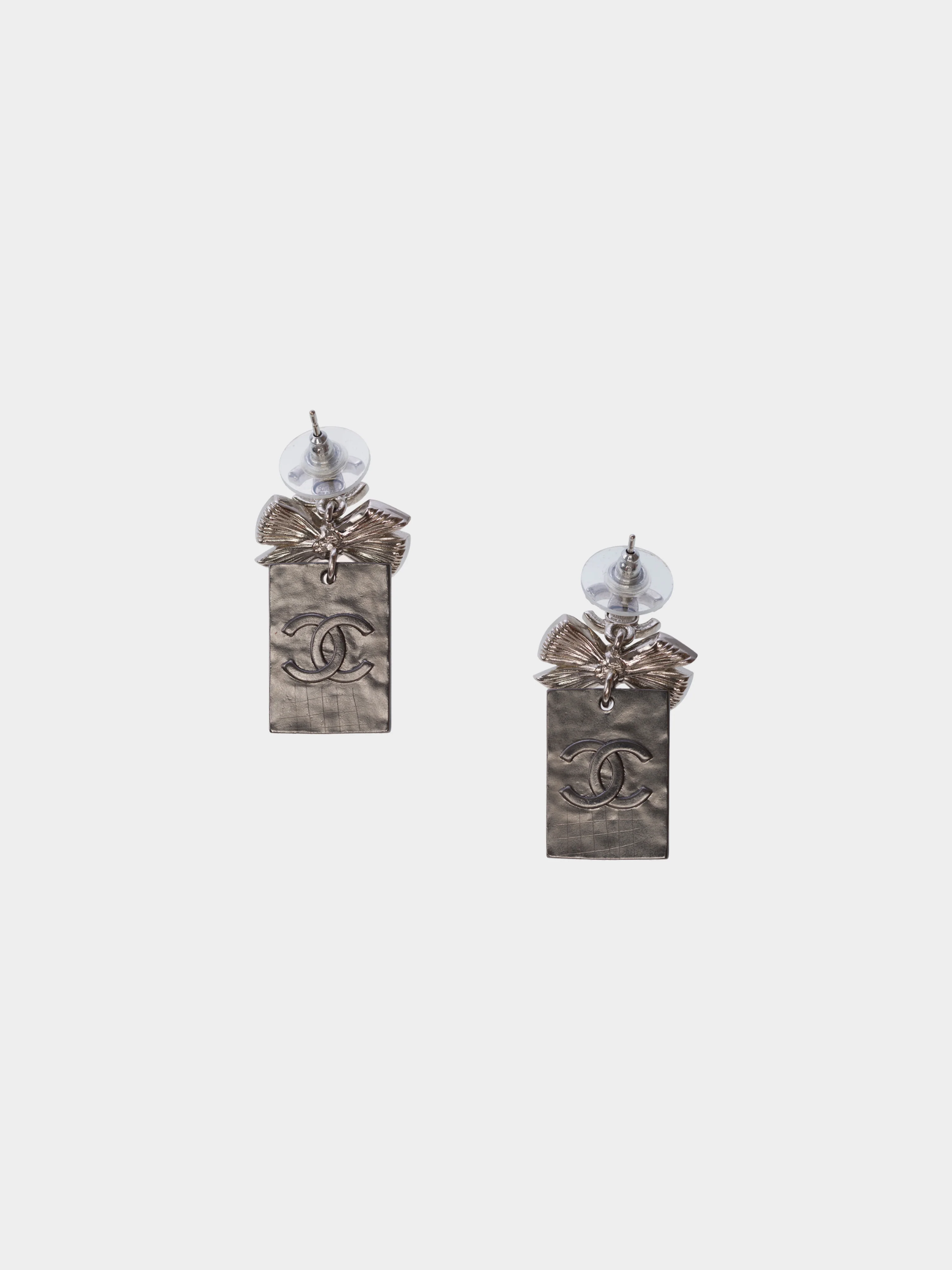 Chanel 2020s Silver Coco Chanel Printed Rectangle Earrings - Image 2