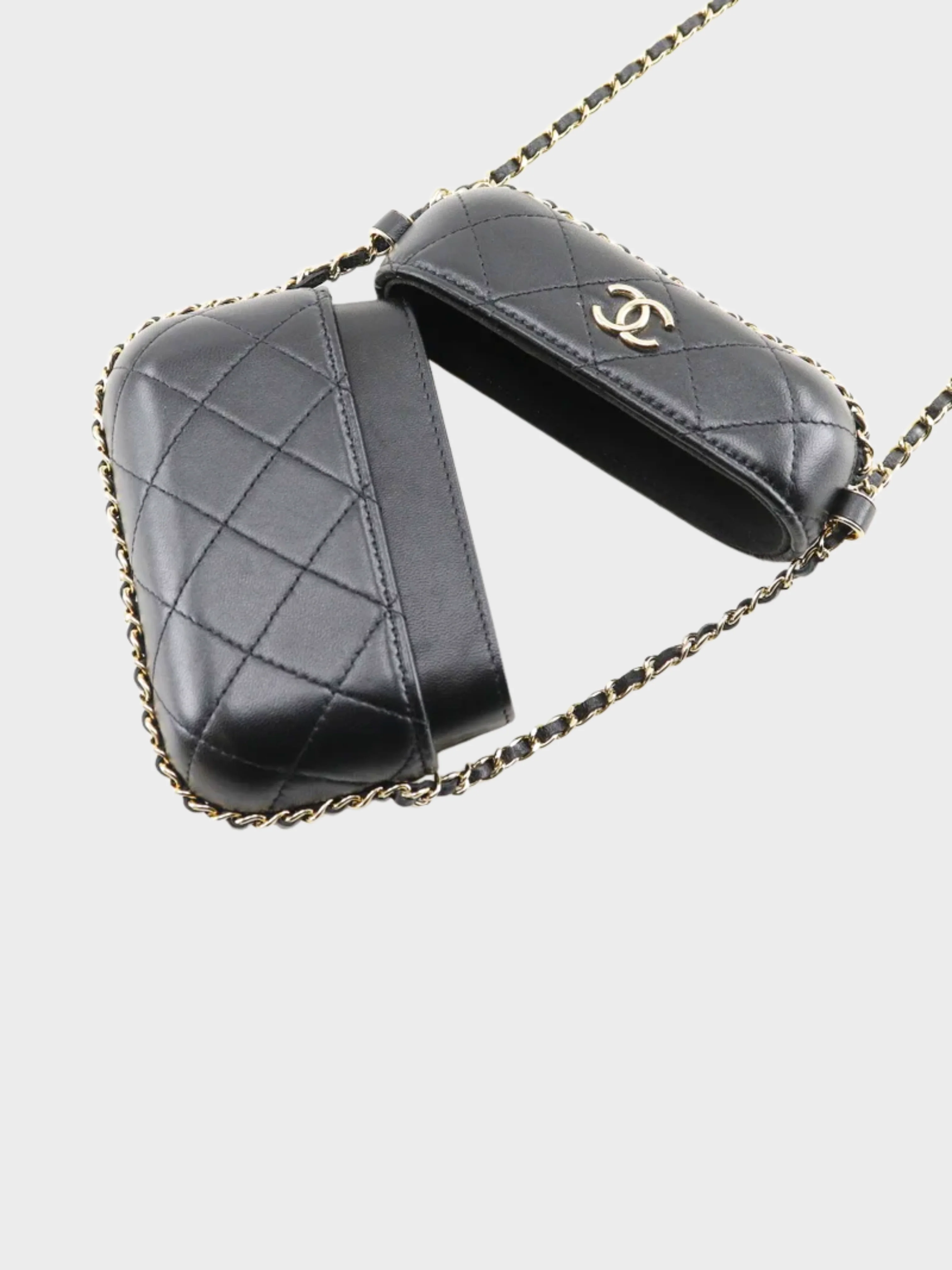 Chanel 2021 Black Leather Matelasse Chain Pochette Shoulder Bag - Image 4