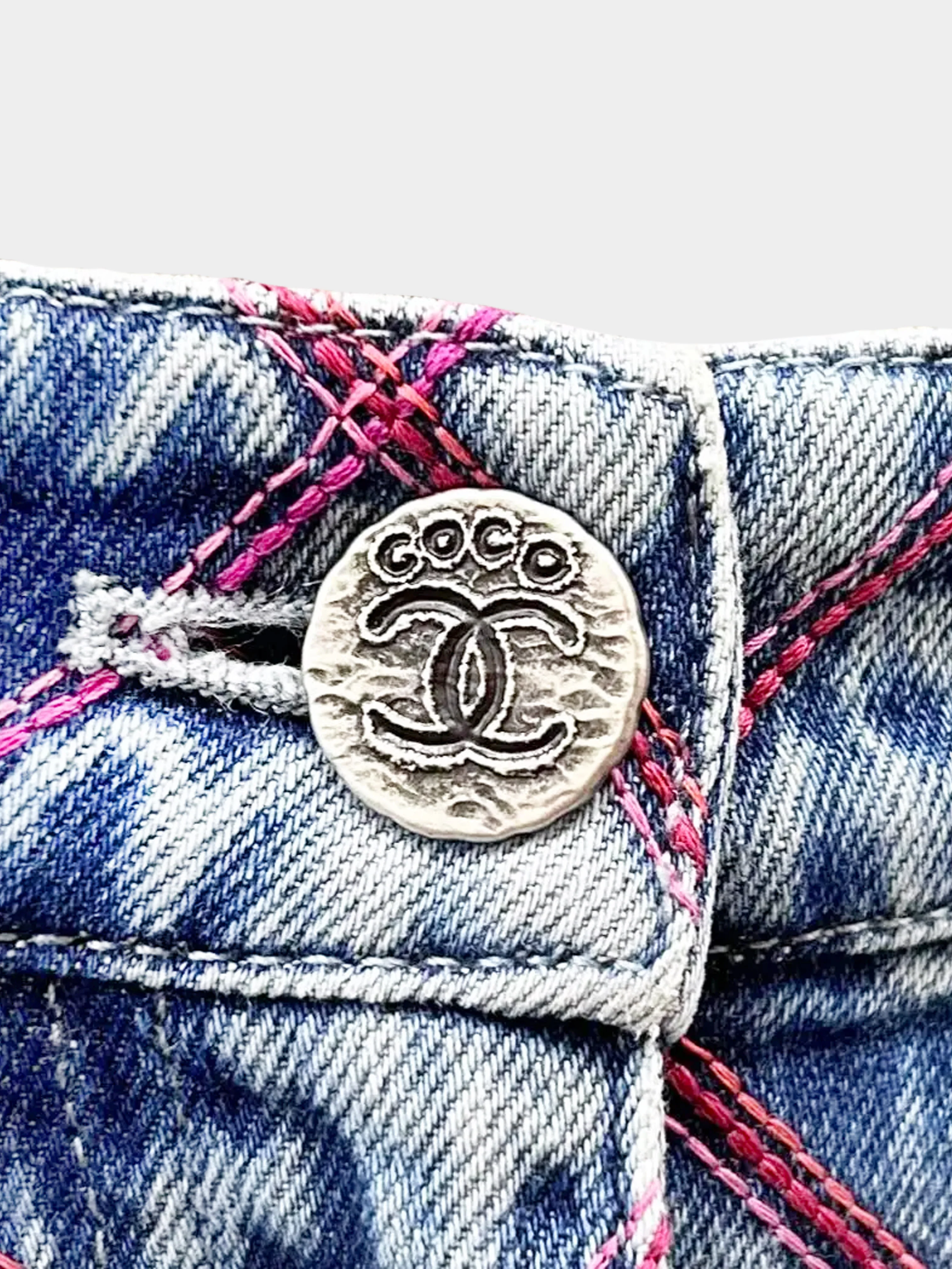Chanel 2022 Coco Beach Quilted Denim Shorts - Image 3