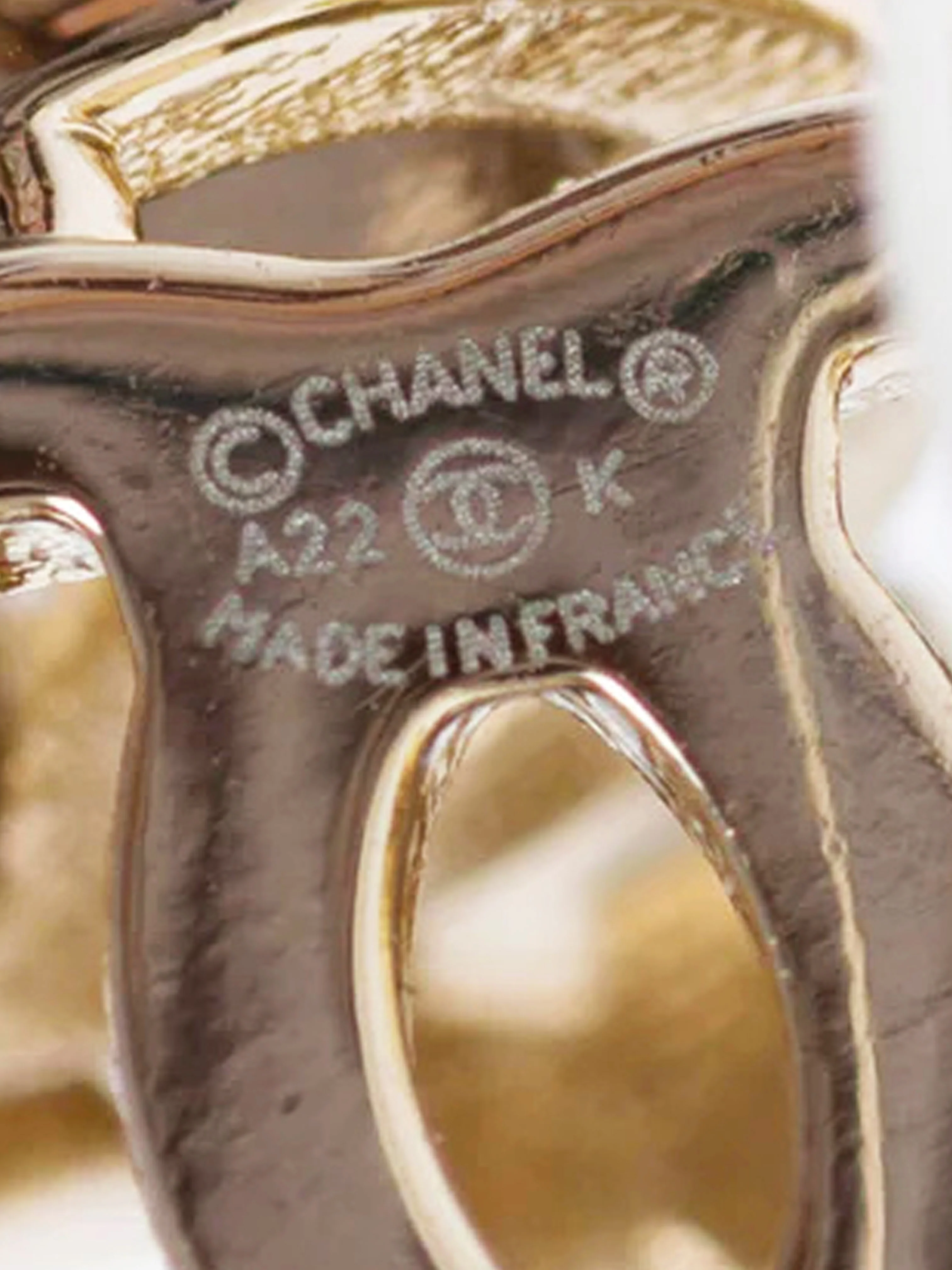 Chanel 2022 Gold and Black 3D CC Diamond Earrings - Image 4