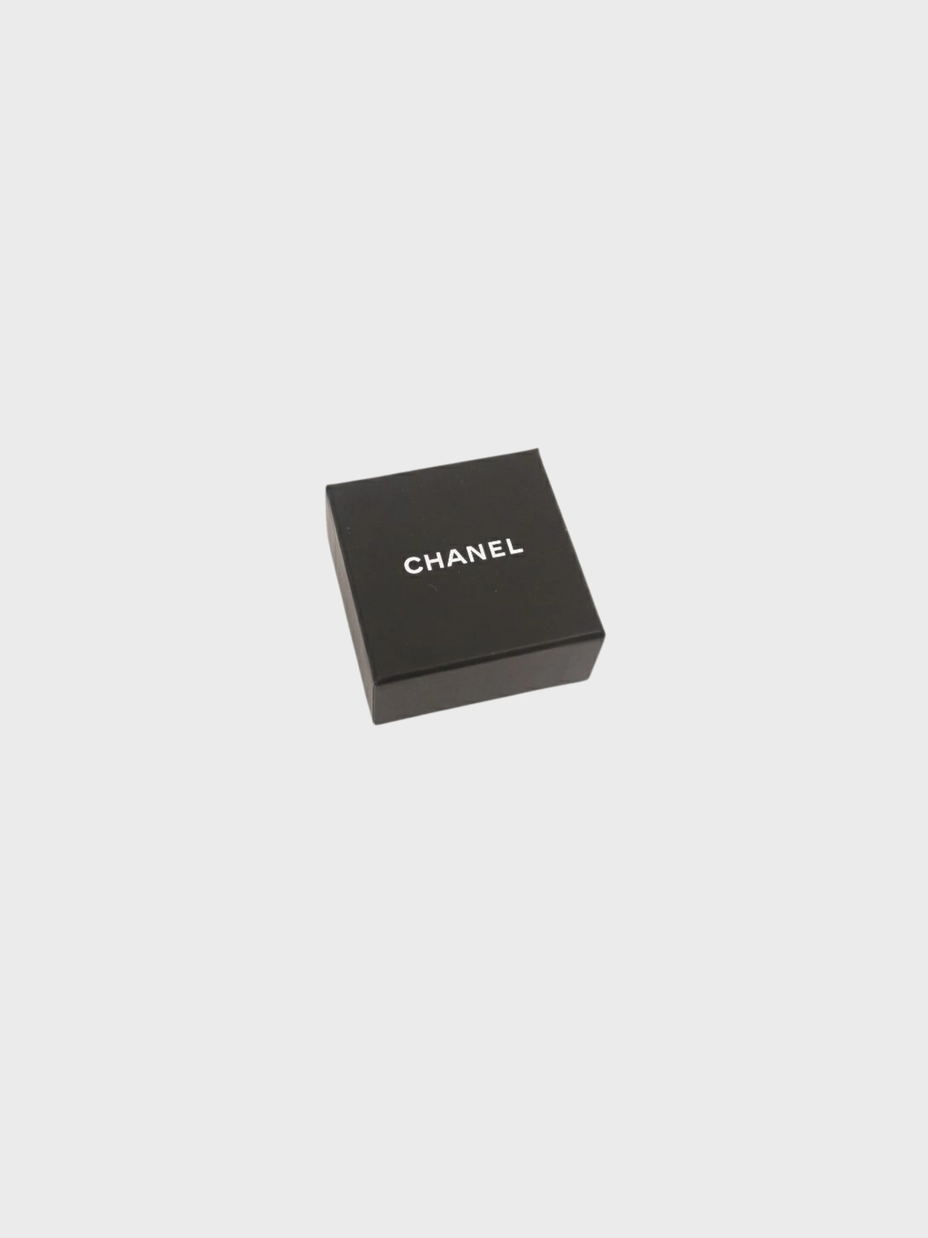 Chanel 2022 Gold COCO Round Earrings - Image 4