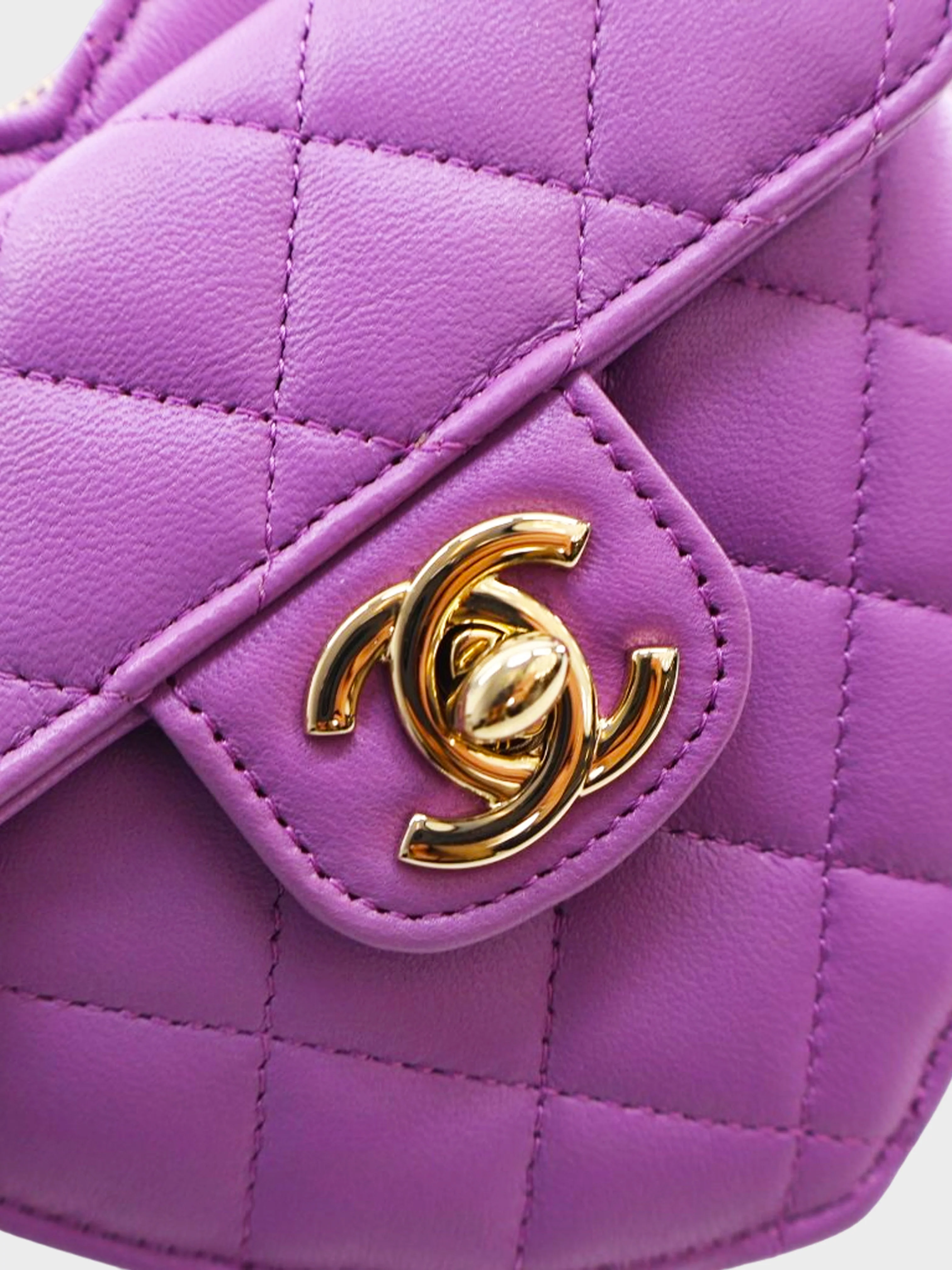 Chanel 2022 Purple Lambskin Quilted CC In Love Mini Heart Bag - Image 3