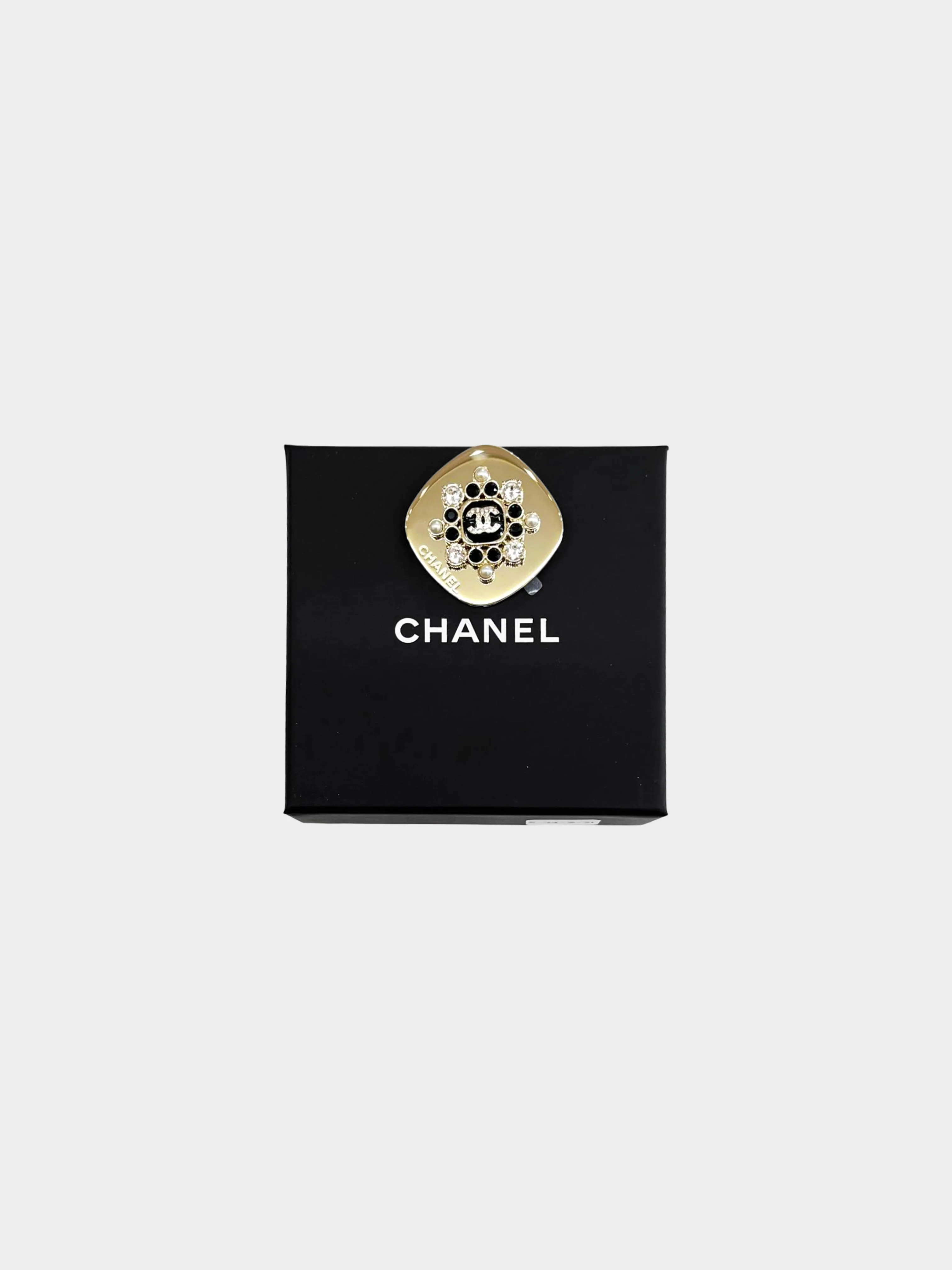 Chanel 2023 Crystal and Pearl CC Brooch - Image 3