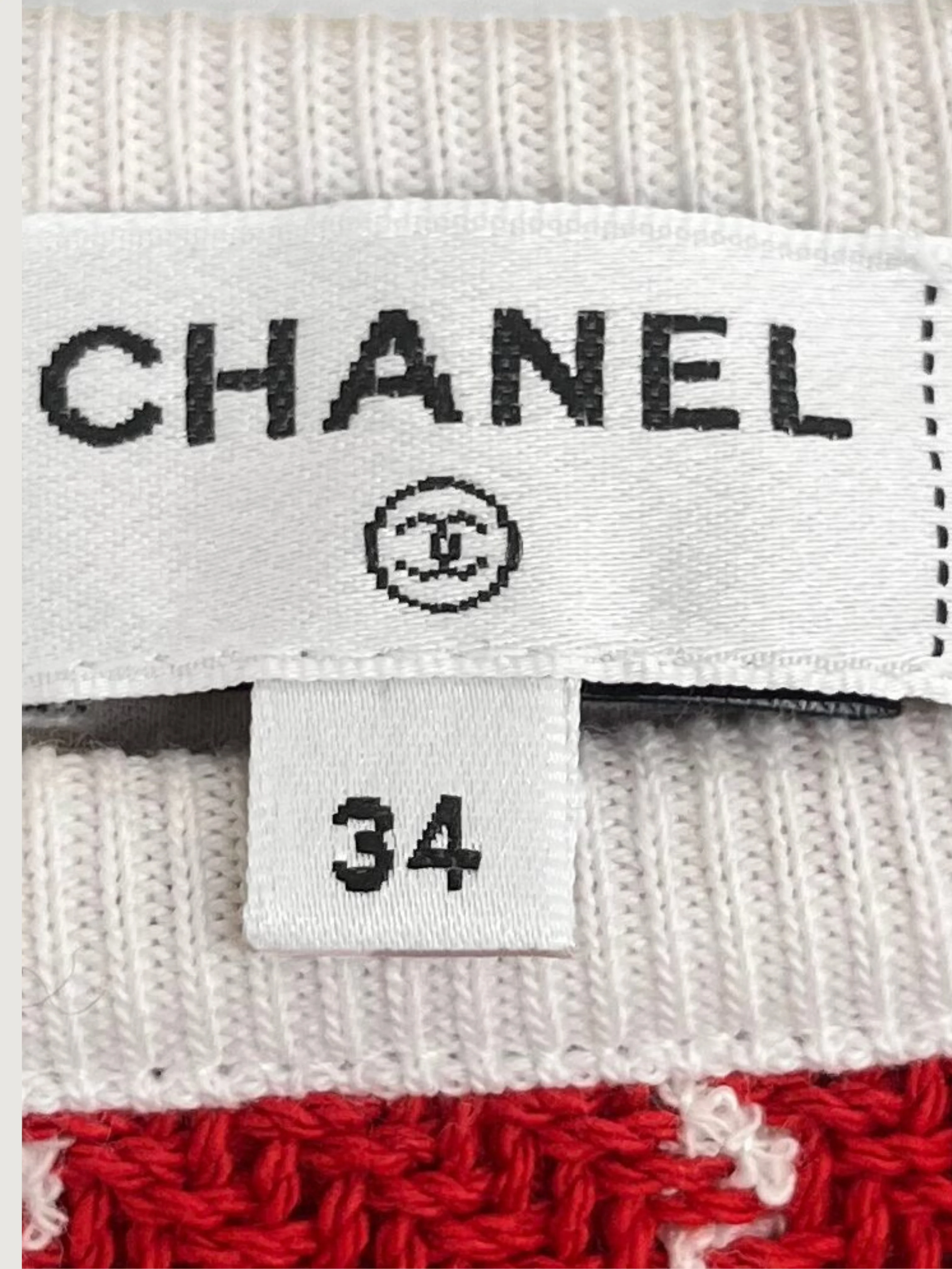 Chanel 2023 Red White Tweed Bralette Skirt Set - Image 4