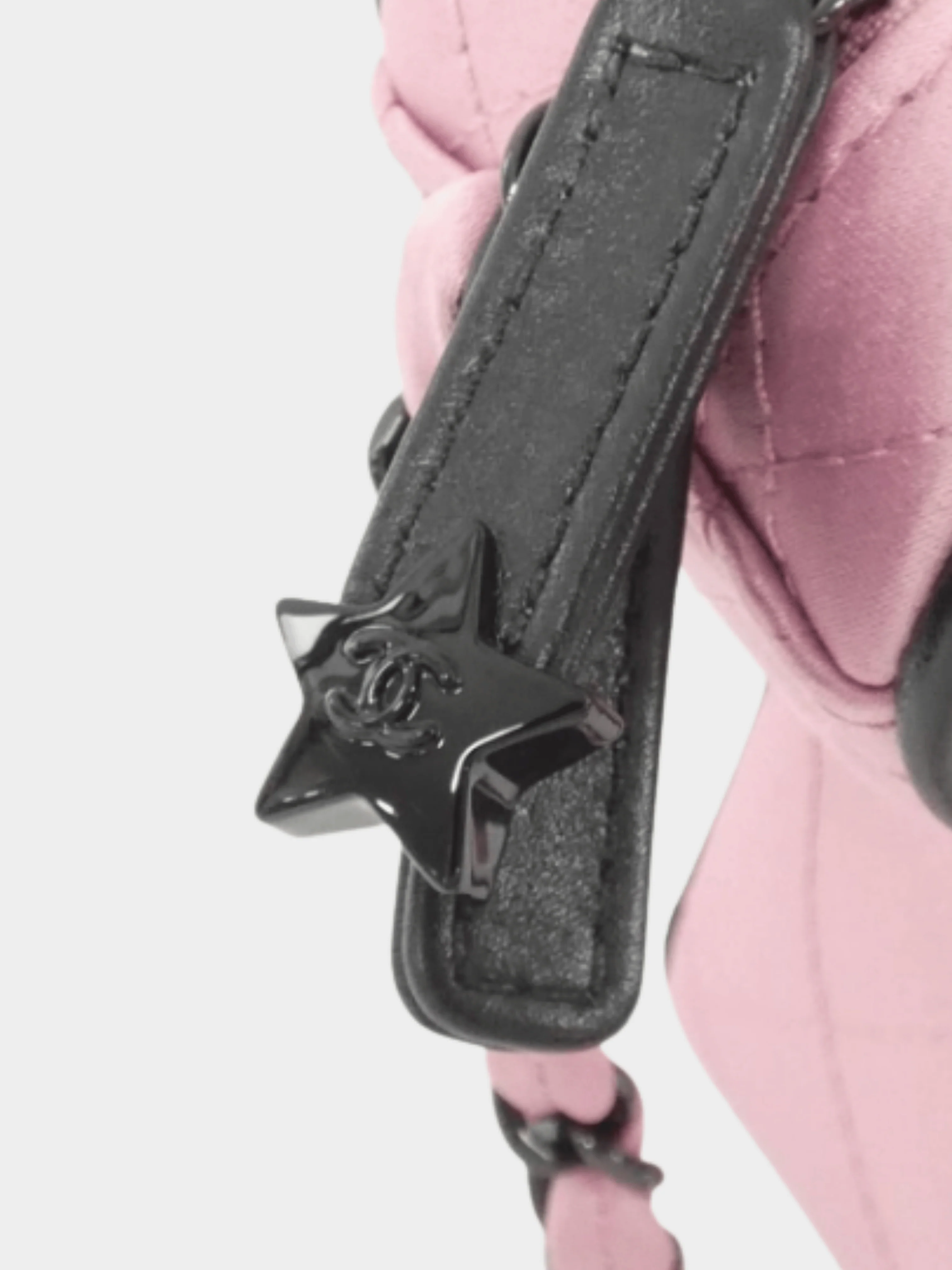 Chanel 2024 Satin Quilted Walk Of Fame Star Bag - Image 4