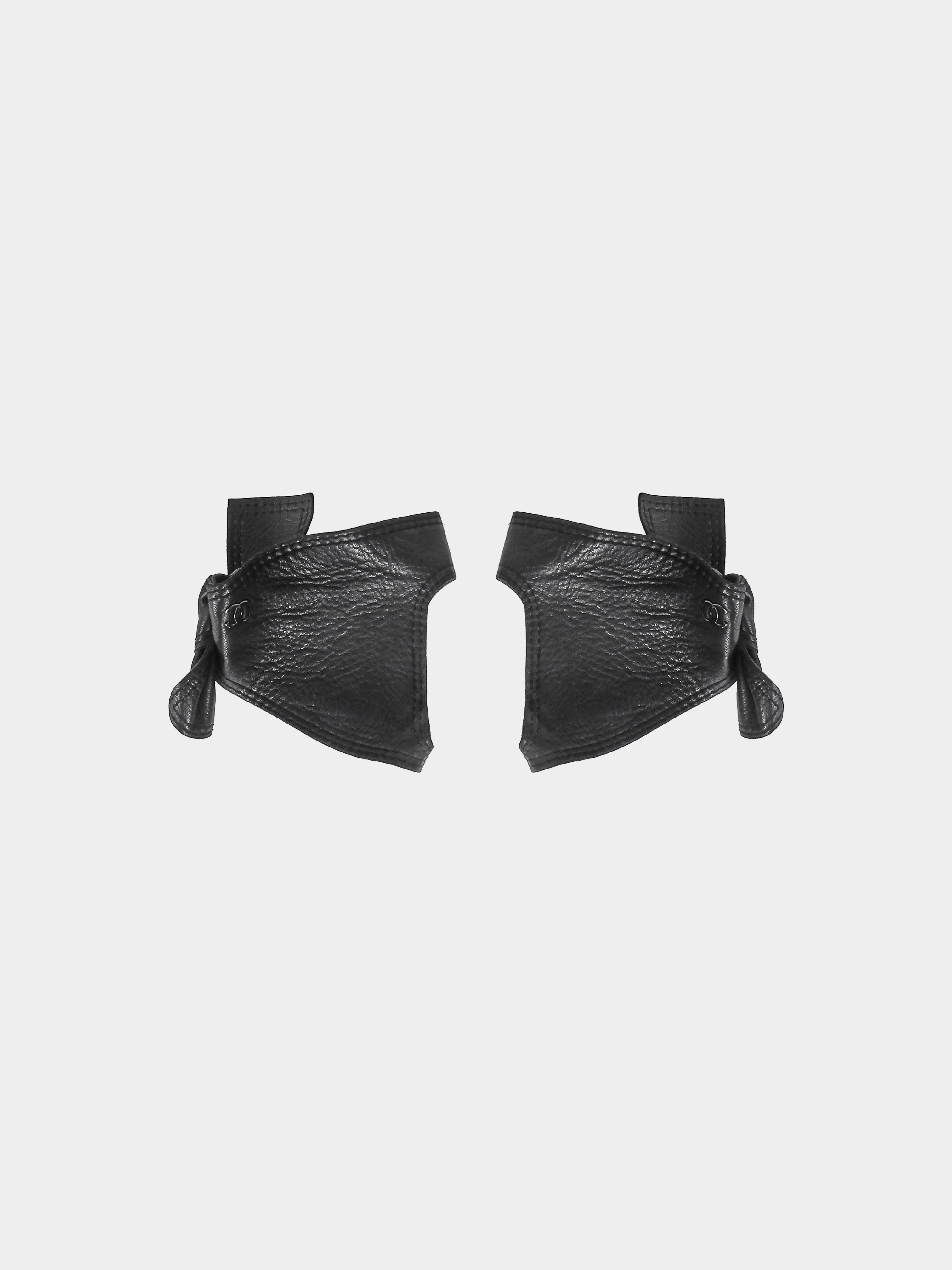 Chanel by Karl Lagerfeld 2000s Black Lambskin Leather Self-tie Fingerless Gloves