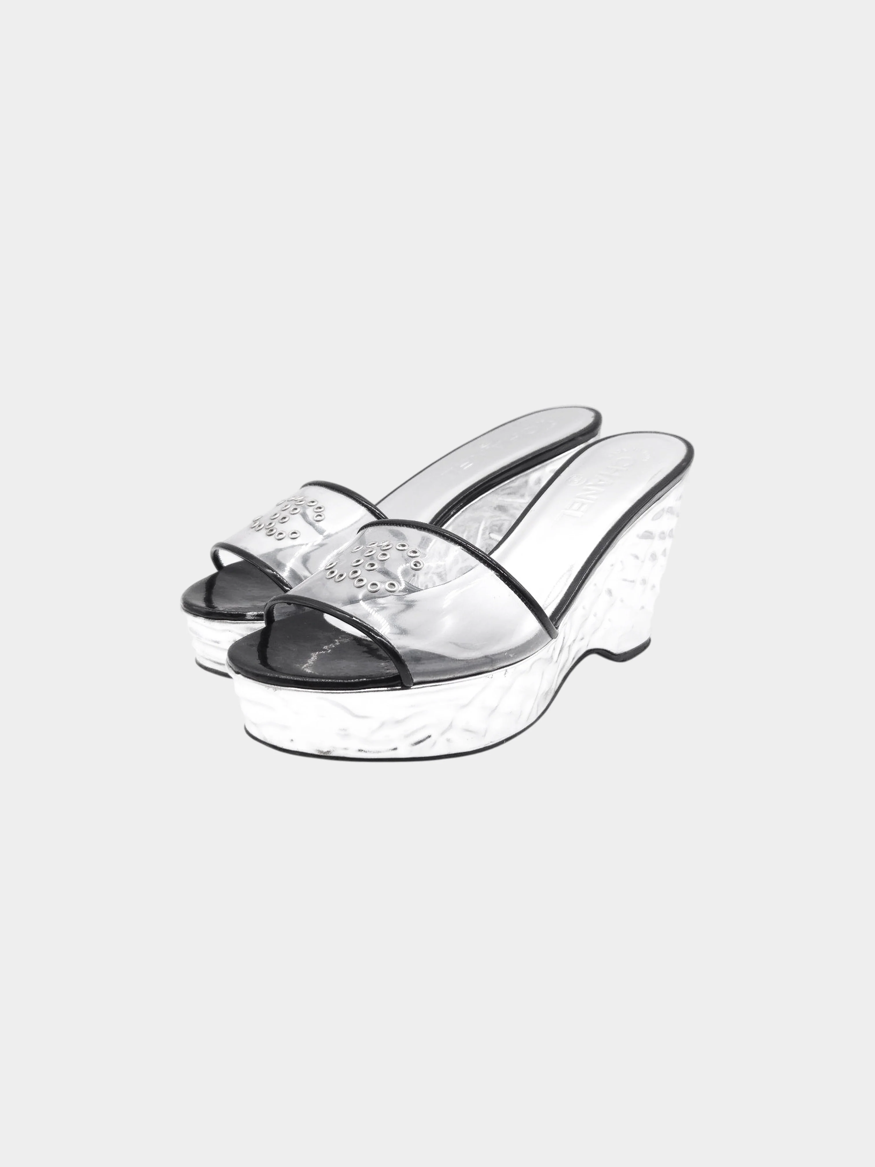 Chanel by Karl Lagerfeld Spring 2009 Black and Silver Hammered Silver Wedge Slide Sandals - Image 2