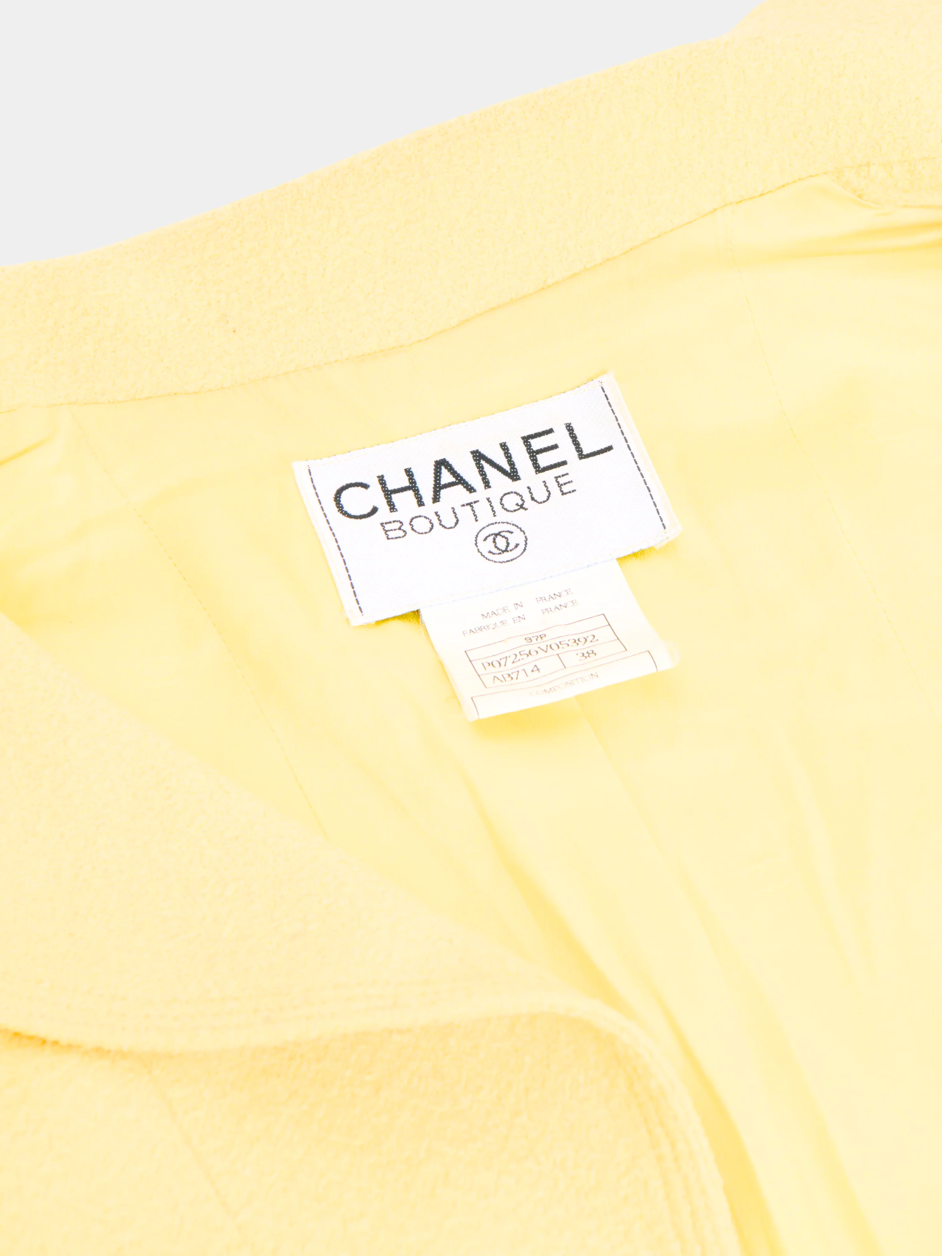 Chanel by Karl Lagerfeld SS 1997 Yellow CC logo fitted blazer jacket - Image 4