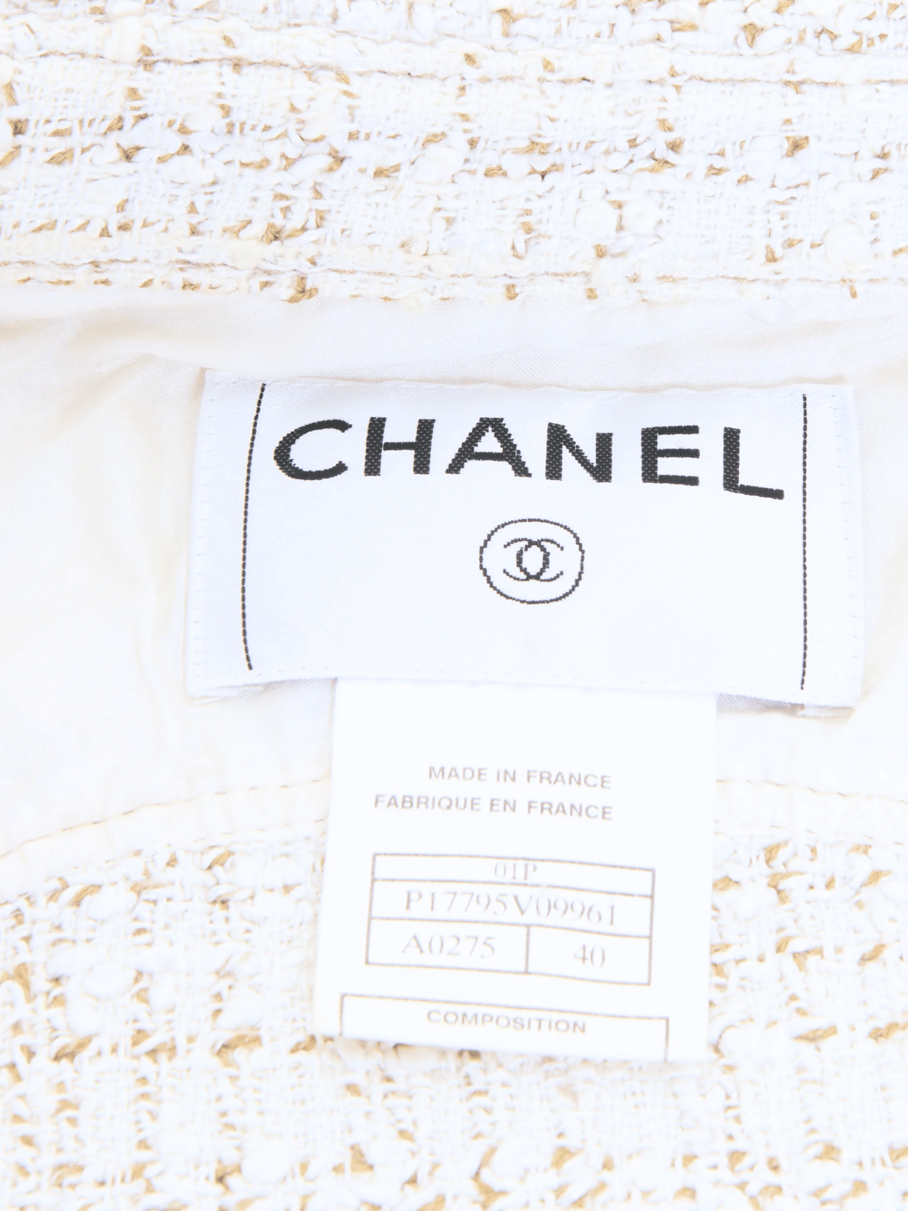 Chanel by Karl Lagerfeld SS 2001 Off-White Bouclé Shirt Jacket and Pants Set - Image 3