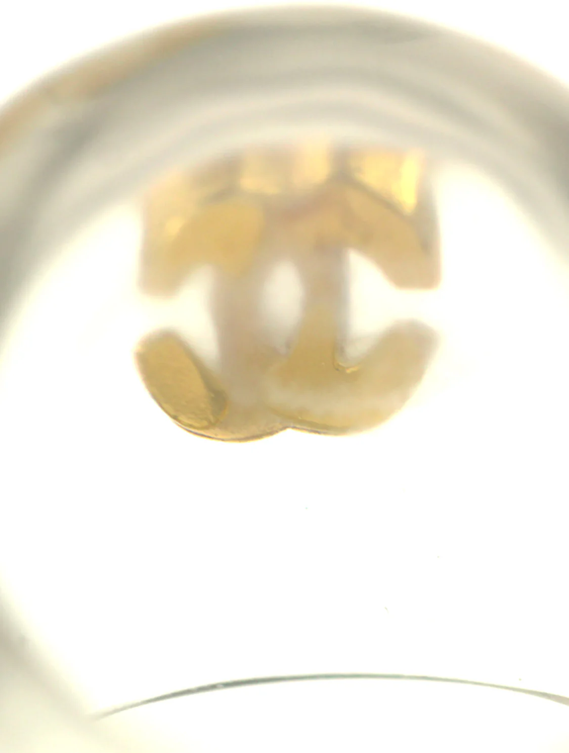 Chanel 2000s Clear Resin Gold CC Ring - Image 5