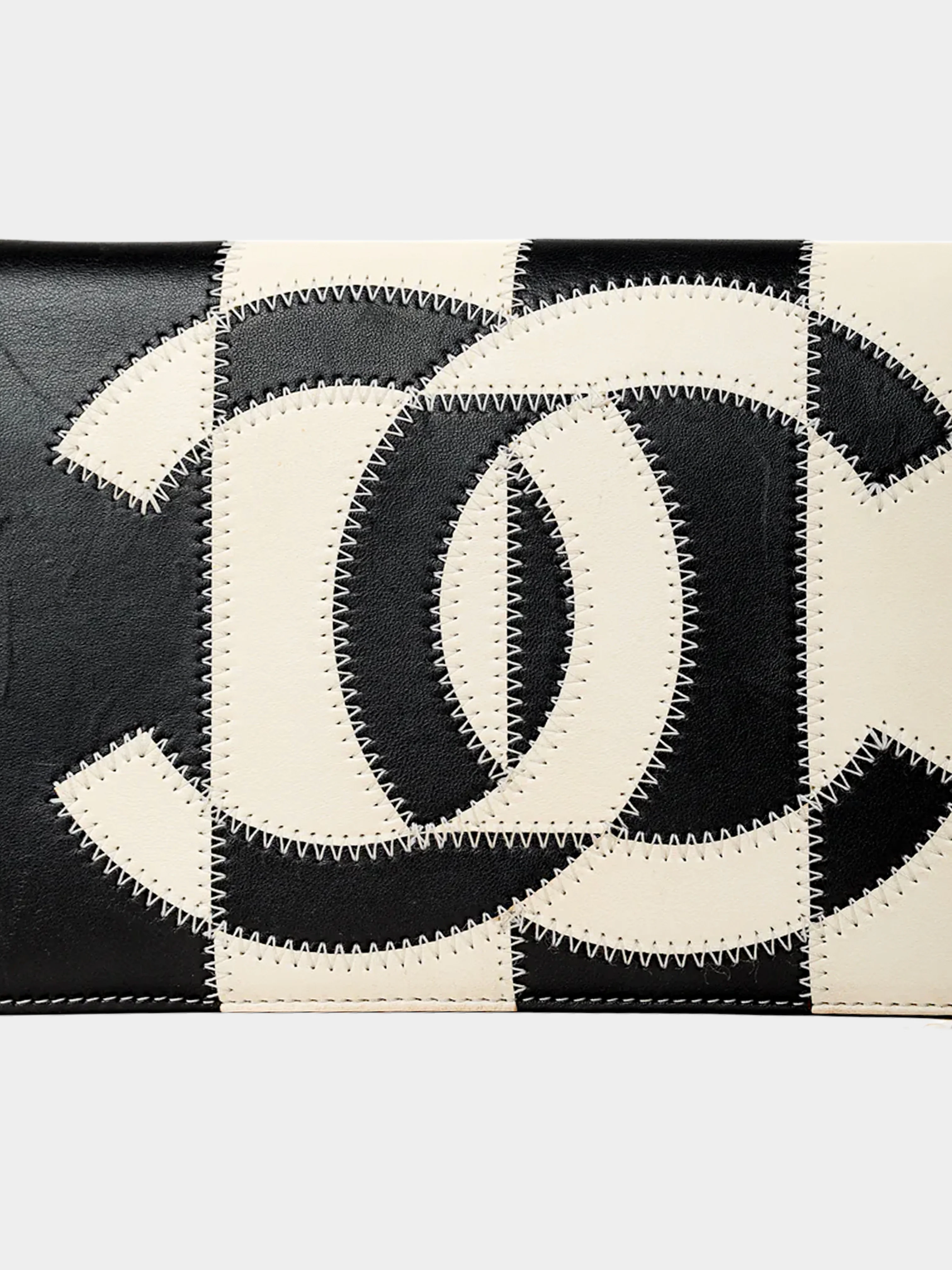 Chanel Cruise 2017 Beige and Black Leather Patchwork CC Flap Bag - Image 6