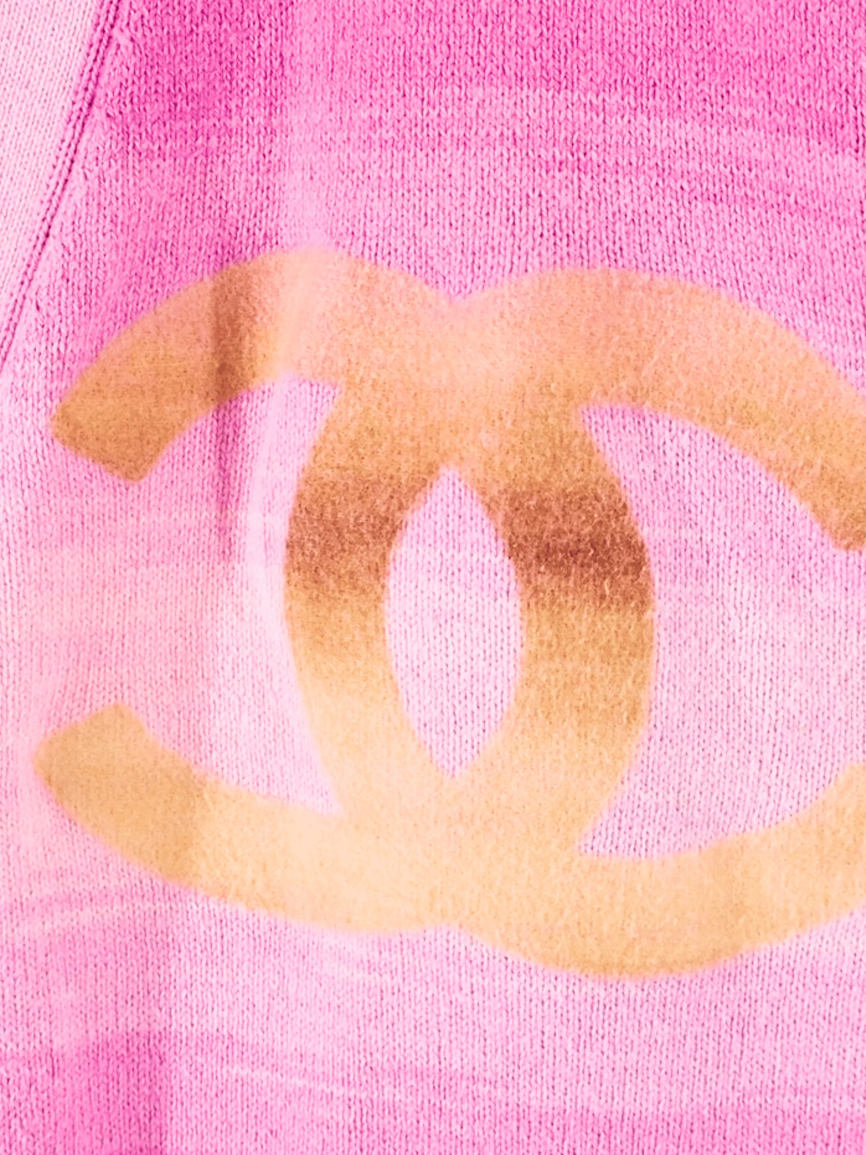 Chanel Cruise 2024 Pink Ombre Cashmere Cardigan - Image 4