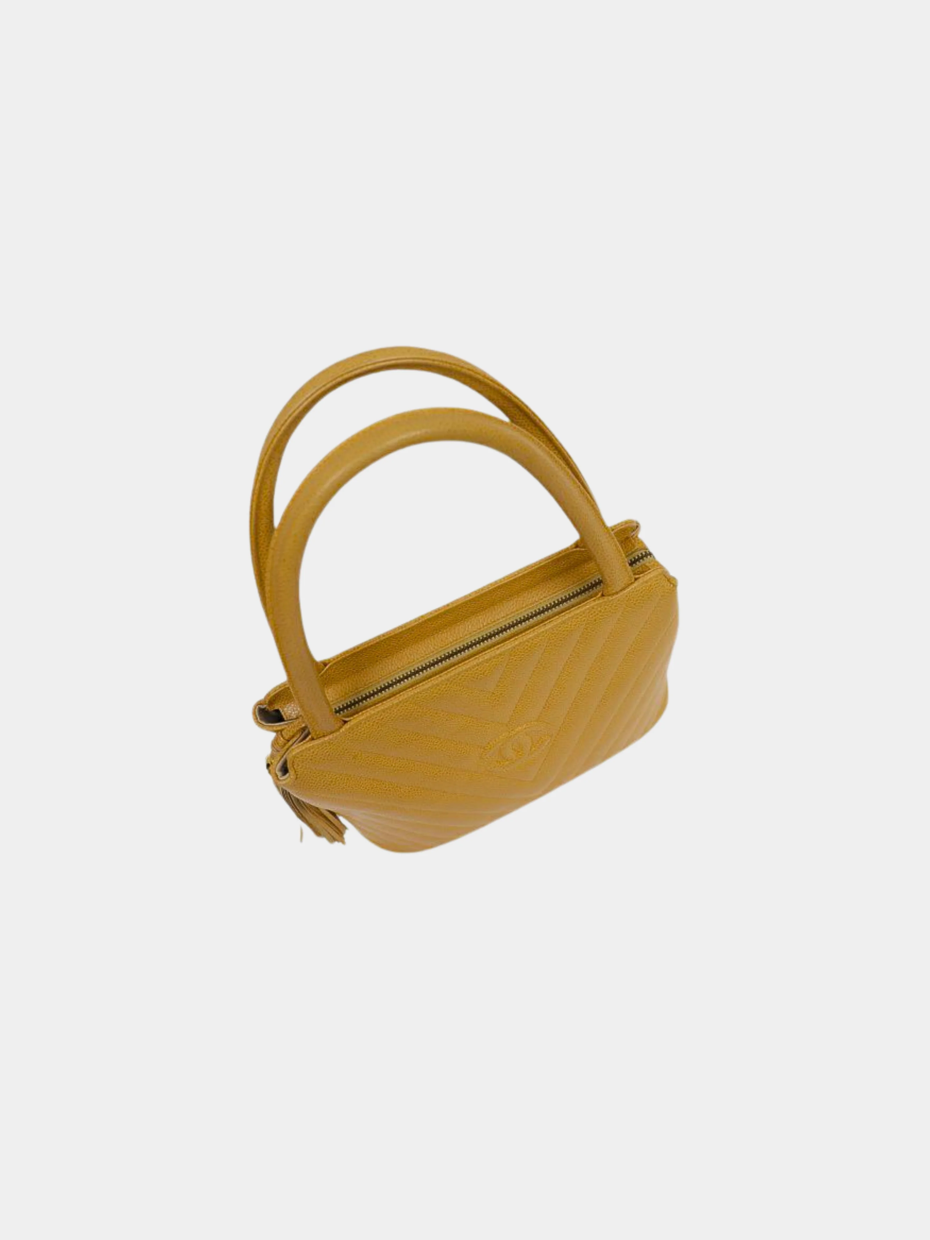 Chanel Early 1990s Beige Caviar Leather Chevron Stitch Tassel Handbag - Image 5