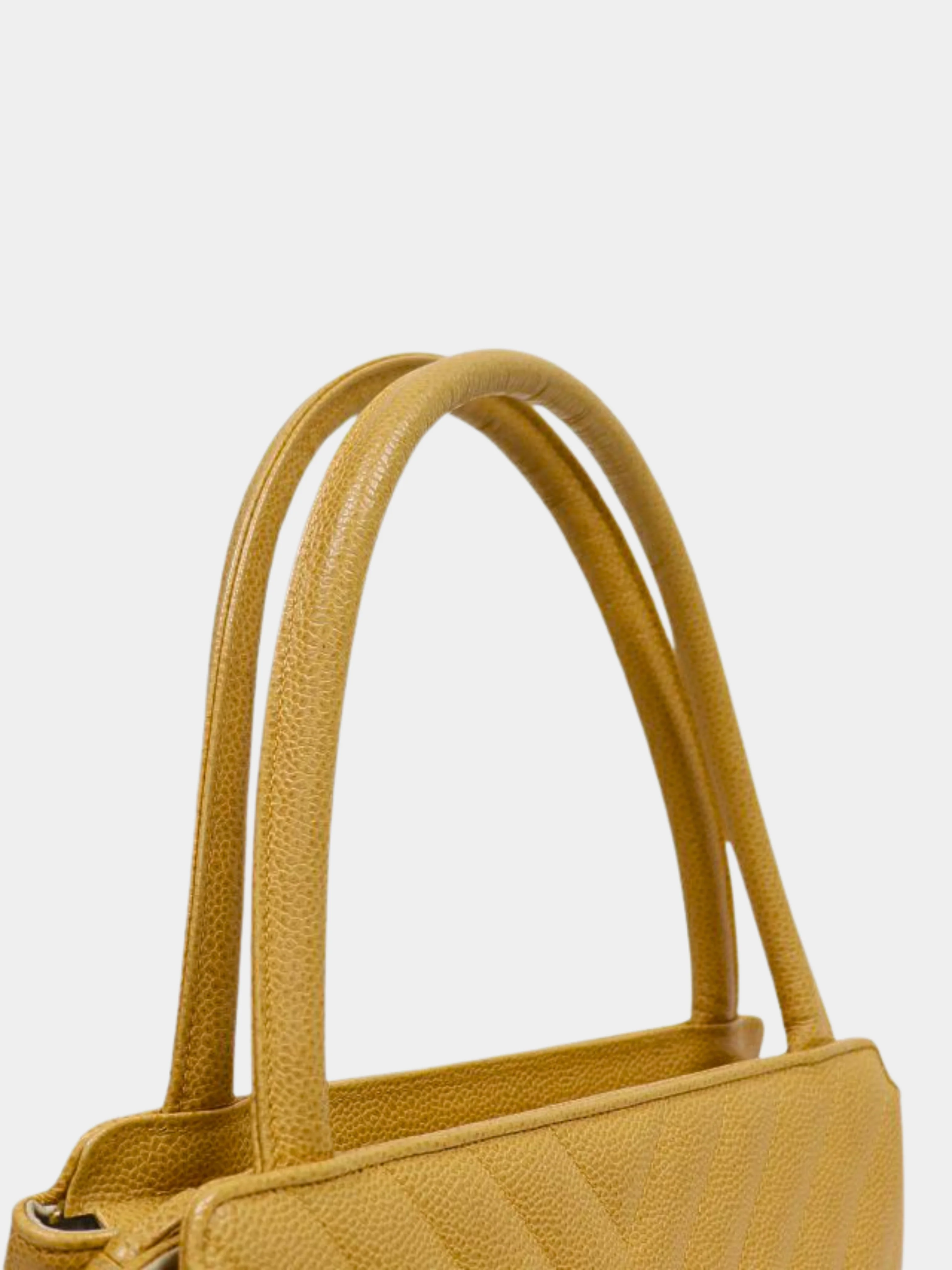 Chanel Early 1990s Beige Caviar Leather Chevron Stitch Tassel Handbag - Image 7