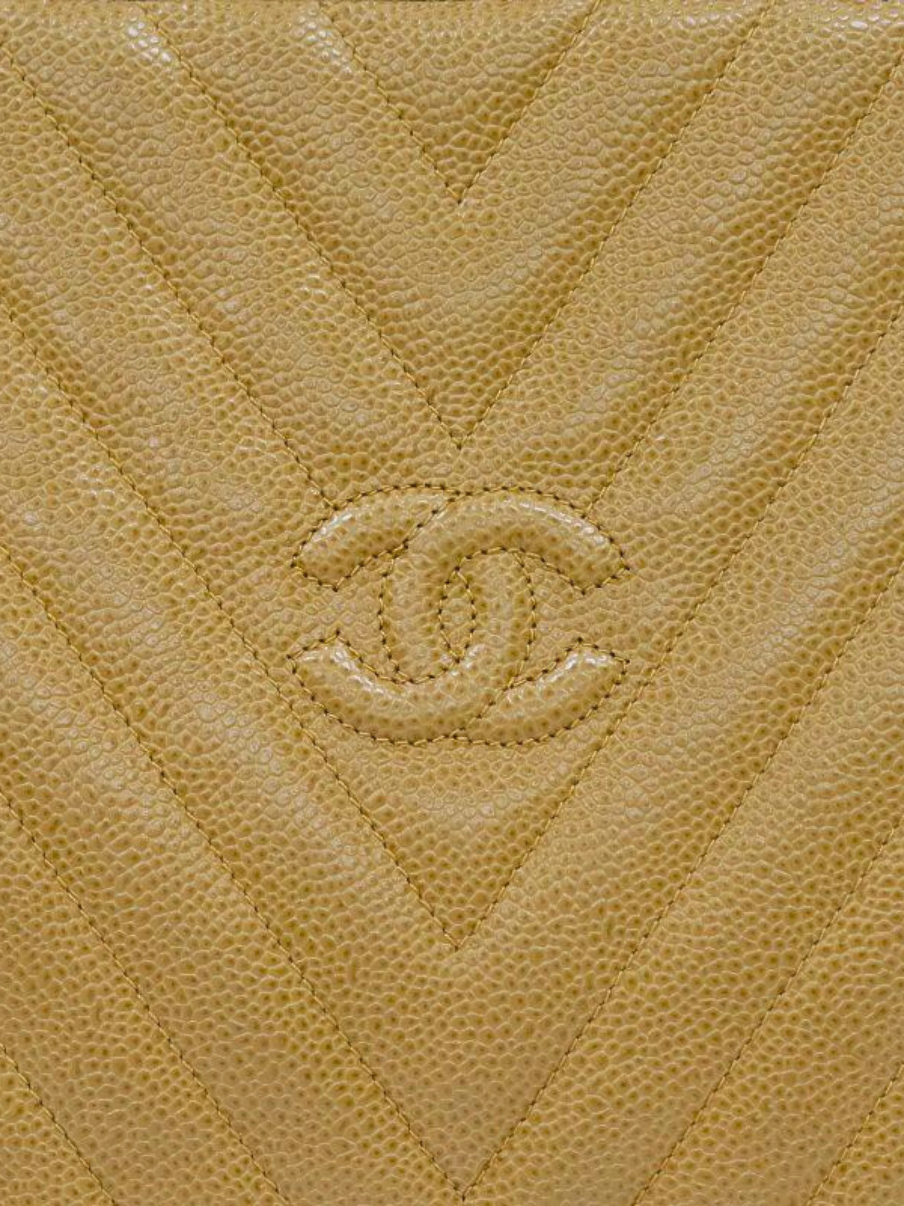 Chanel Early 1990s Beige Caviar Leather Chevron Stitch Tassel Handbag - Image 8