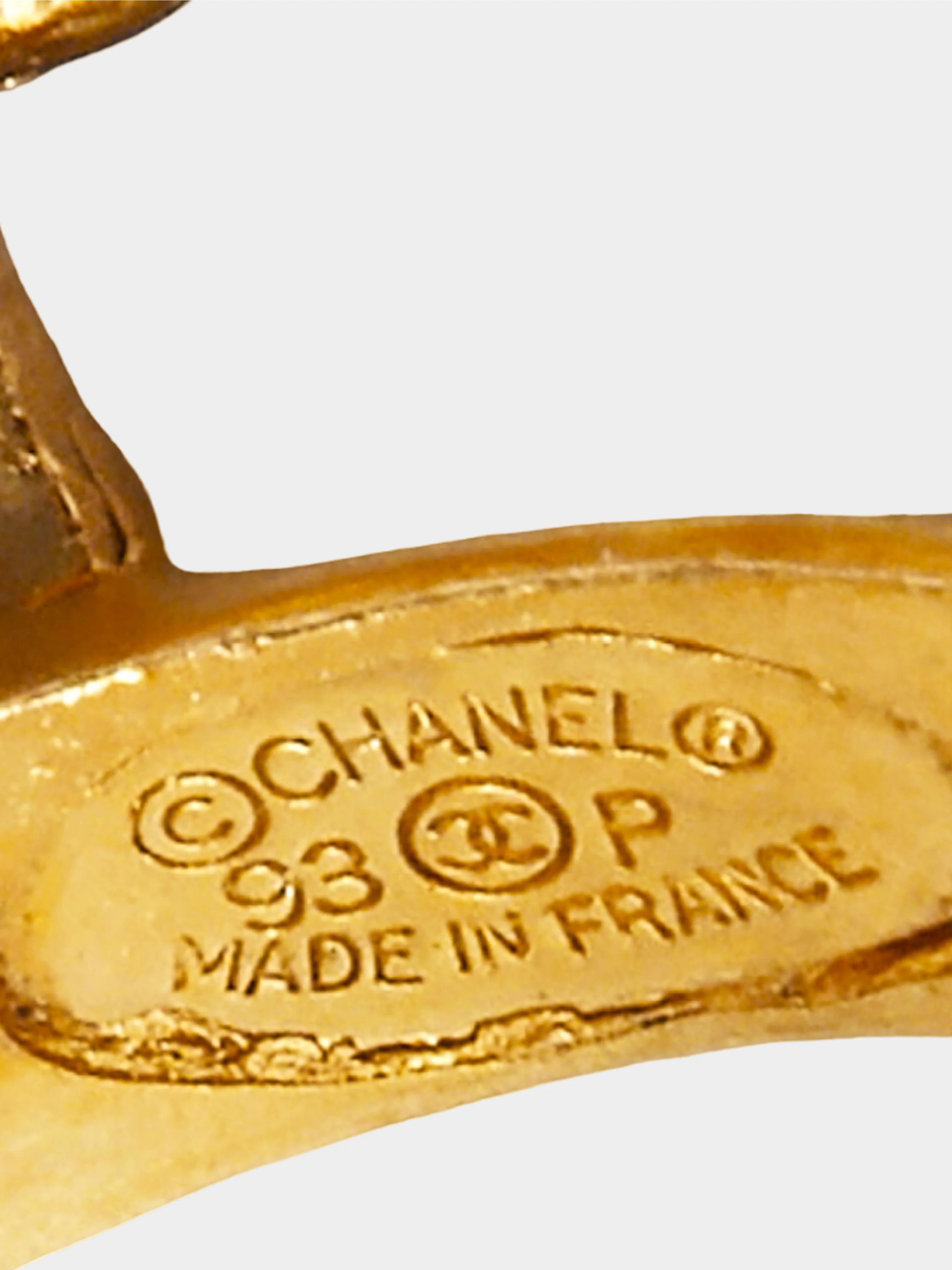 Chanel Fall 1993 Gold Spell Out Hammered Chain Link Belt - Image 2